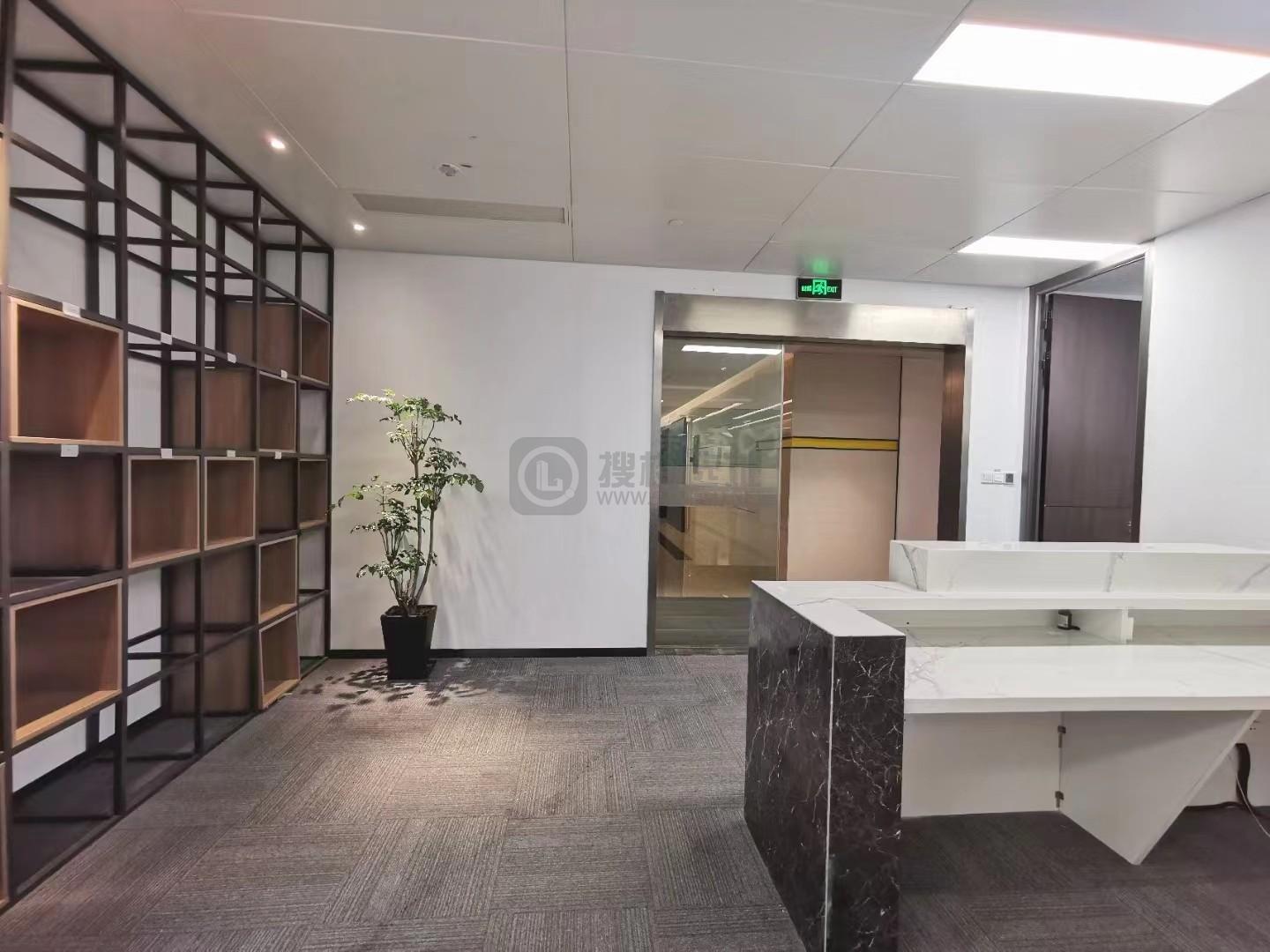 世茂城品面积255平