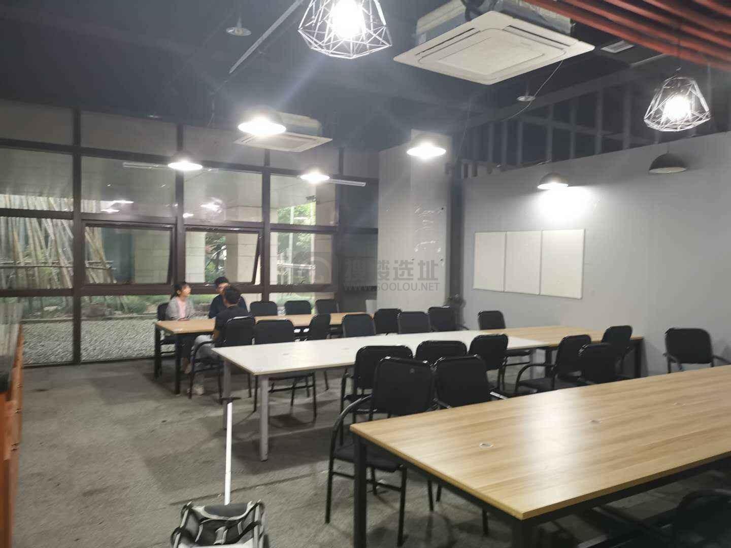 楚翘城面积80平