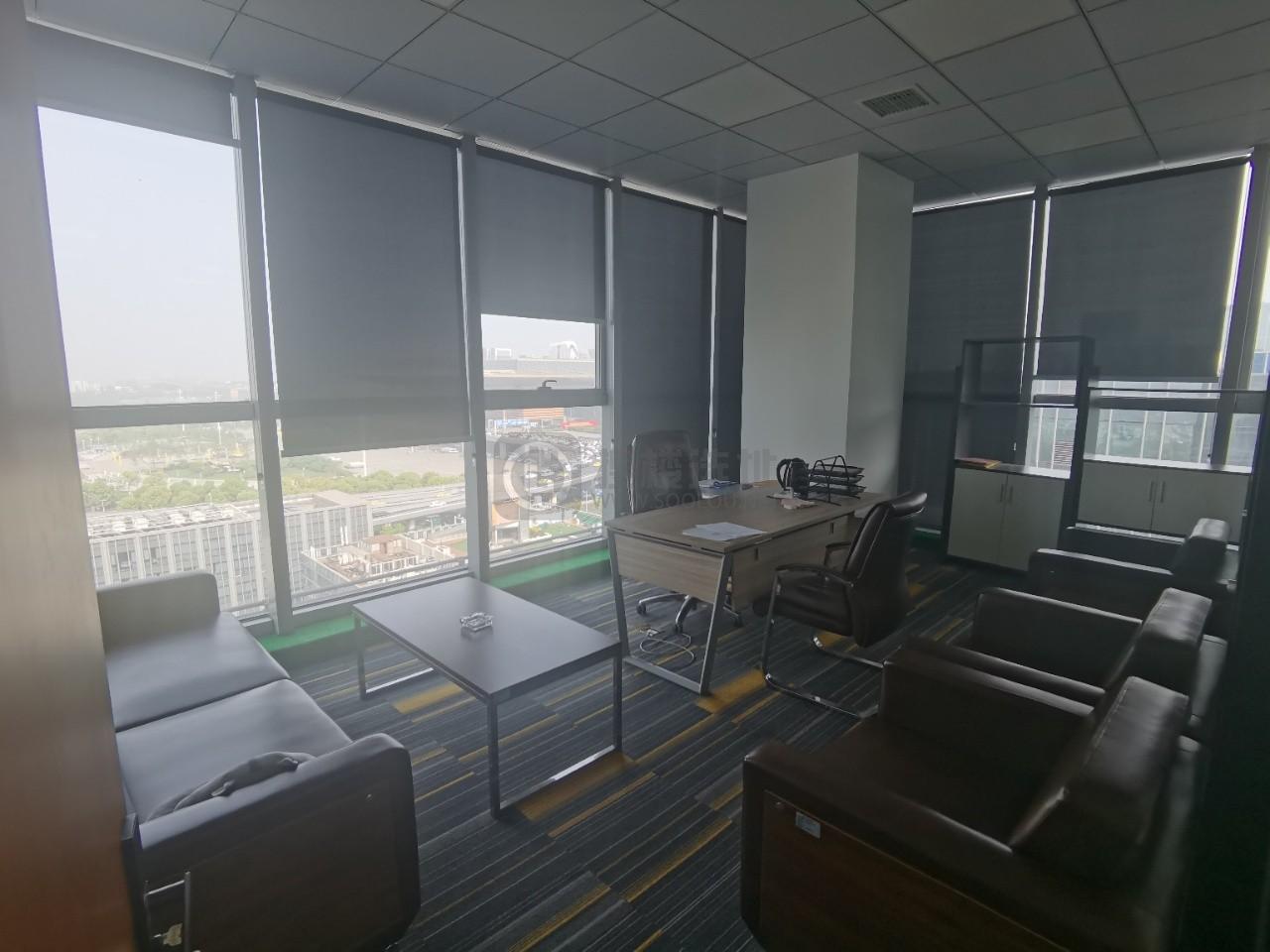 绿地之窗面积237平