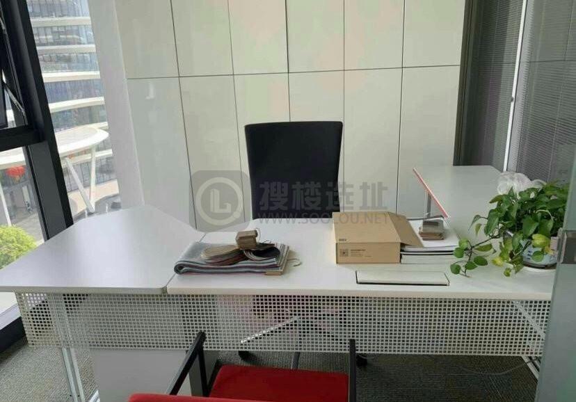 润和创智中心面积180平