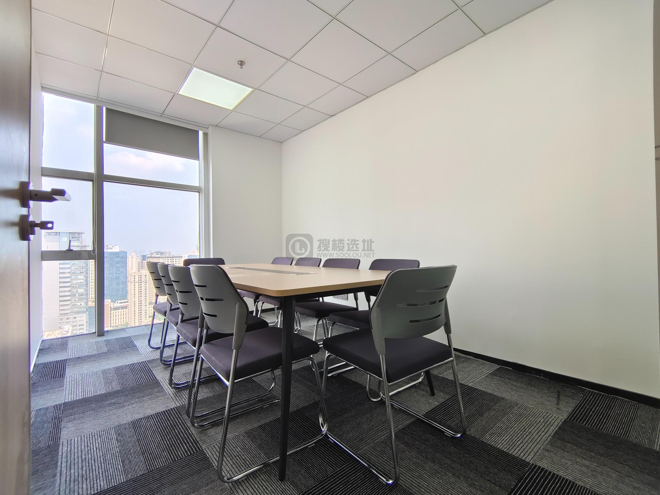  德基大厦面积175平