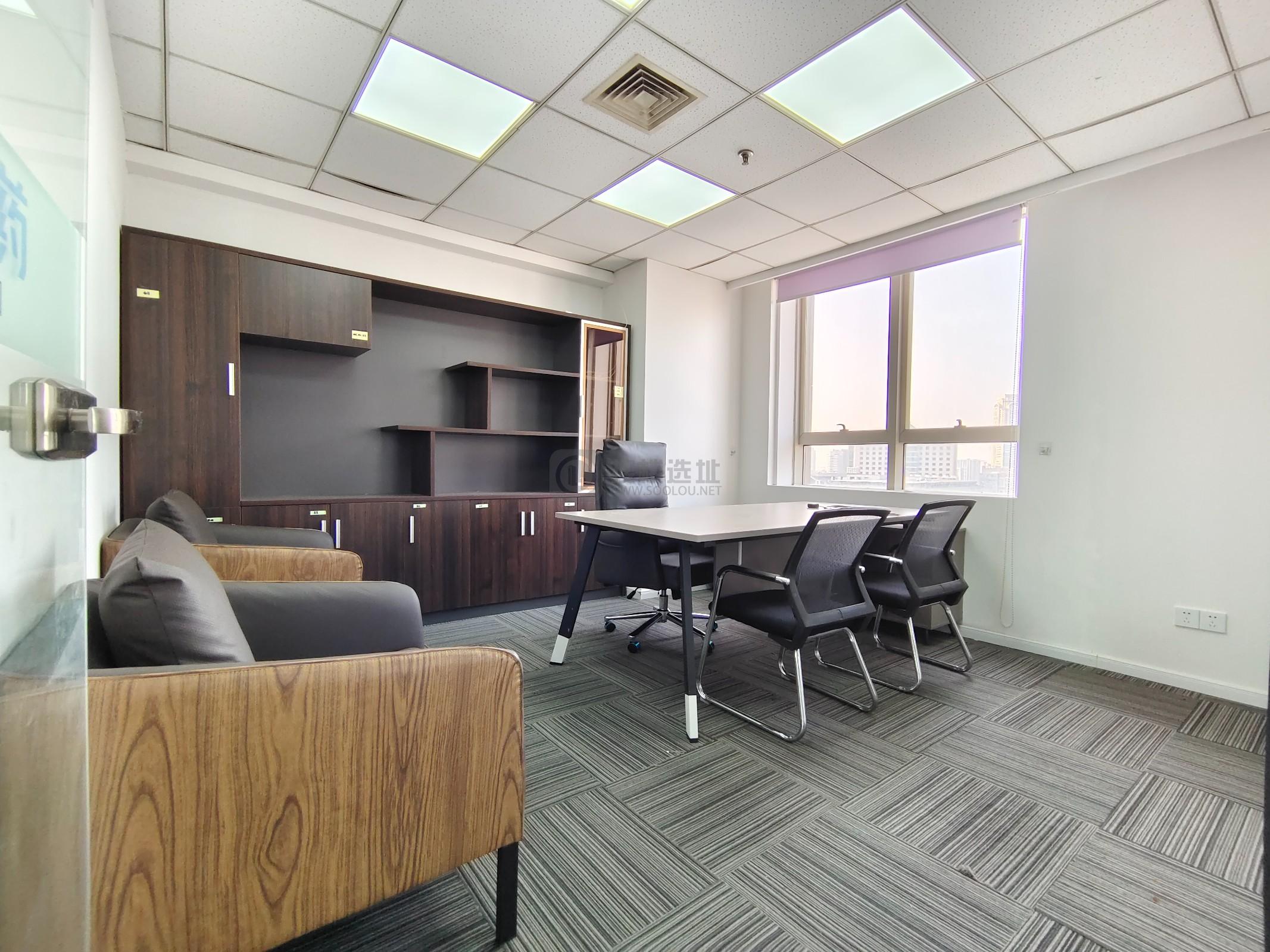 汇杰广场面积186平