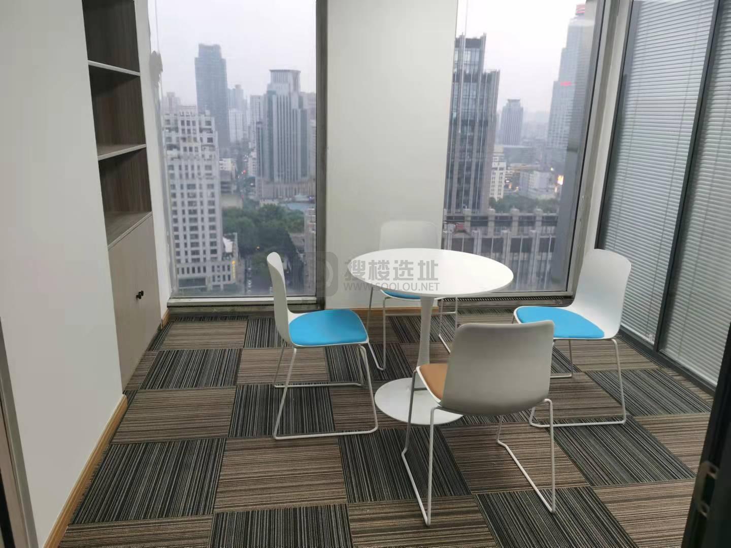  德基大厦面积220平