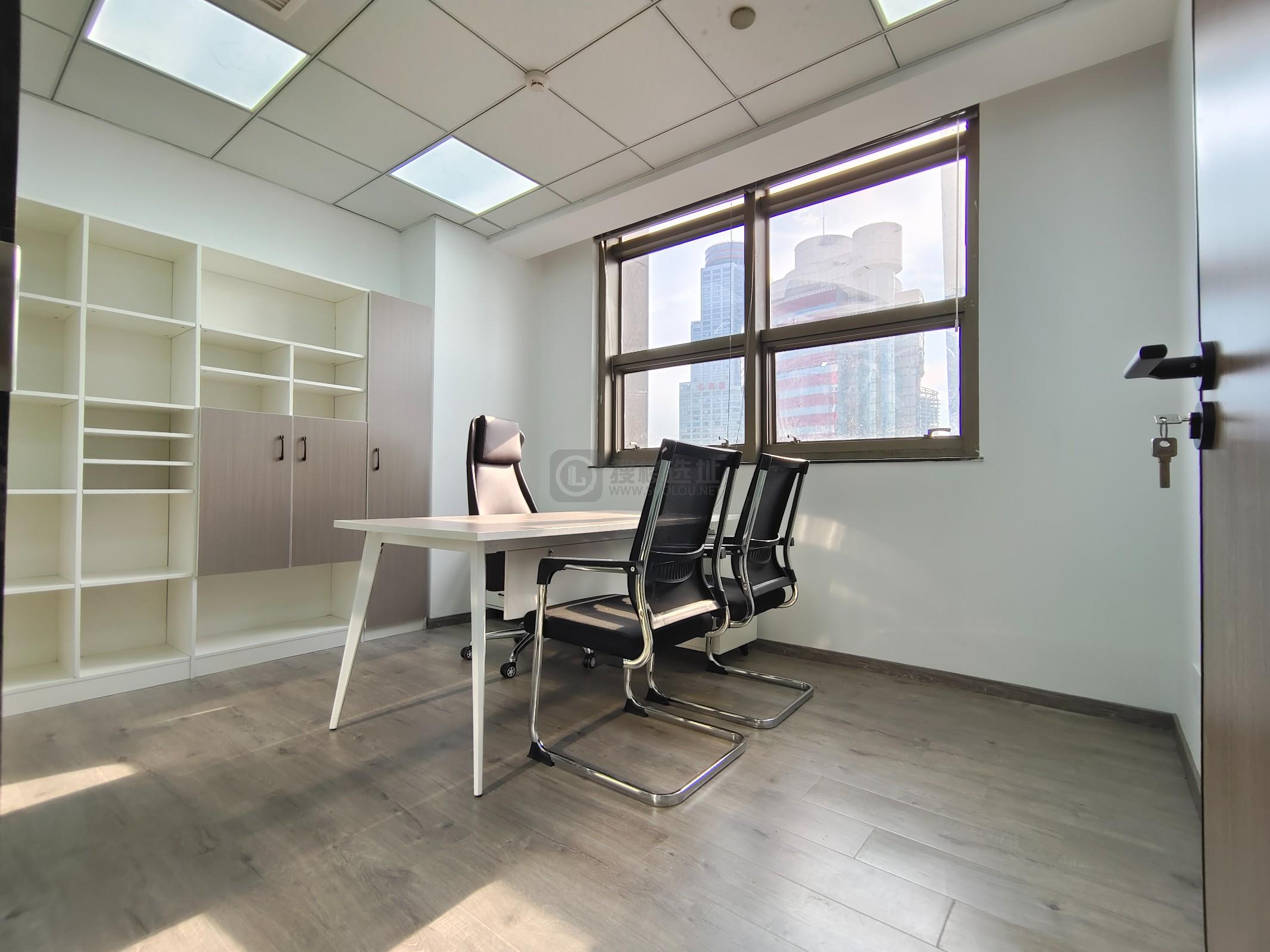 华泰证券大厦面积81平