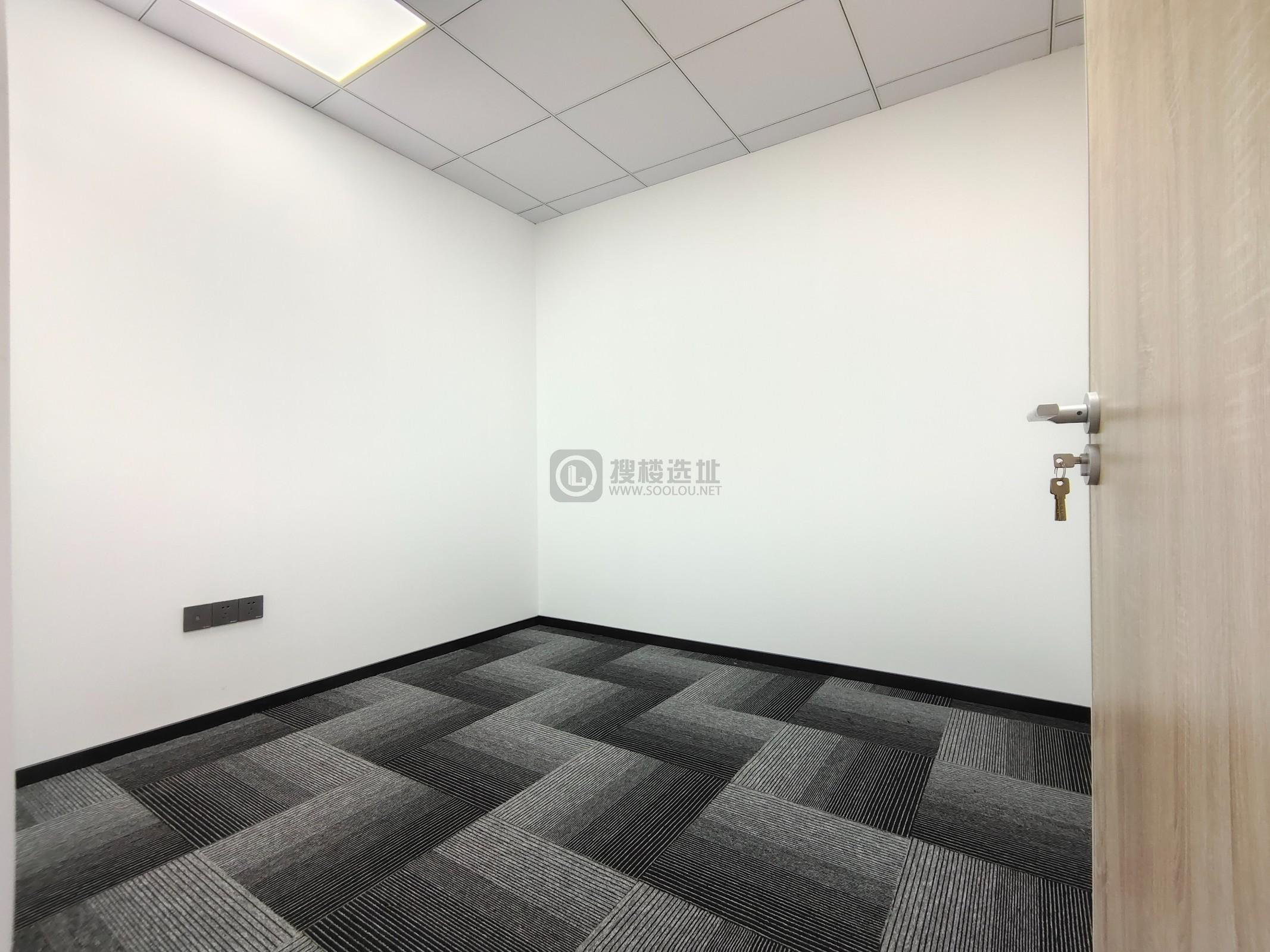  德基大厦面积175平