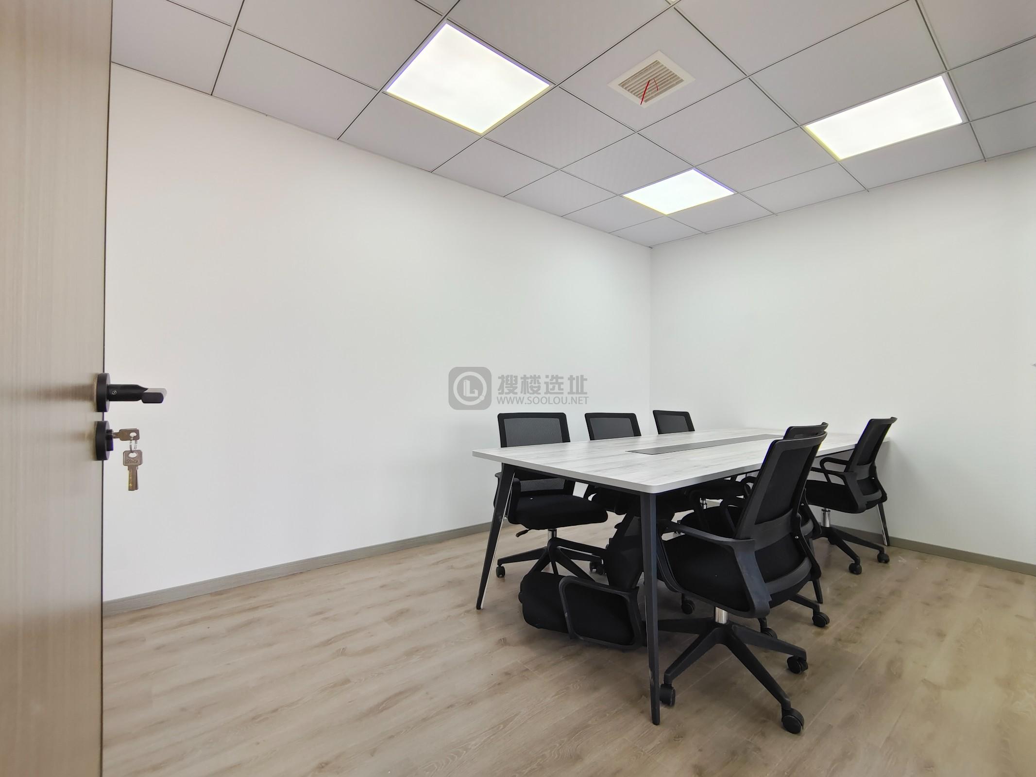 华泰证券大厦面积135平