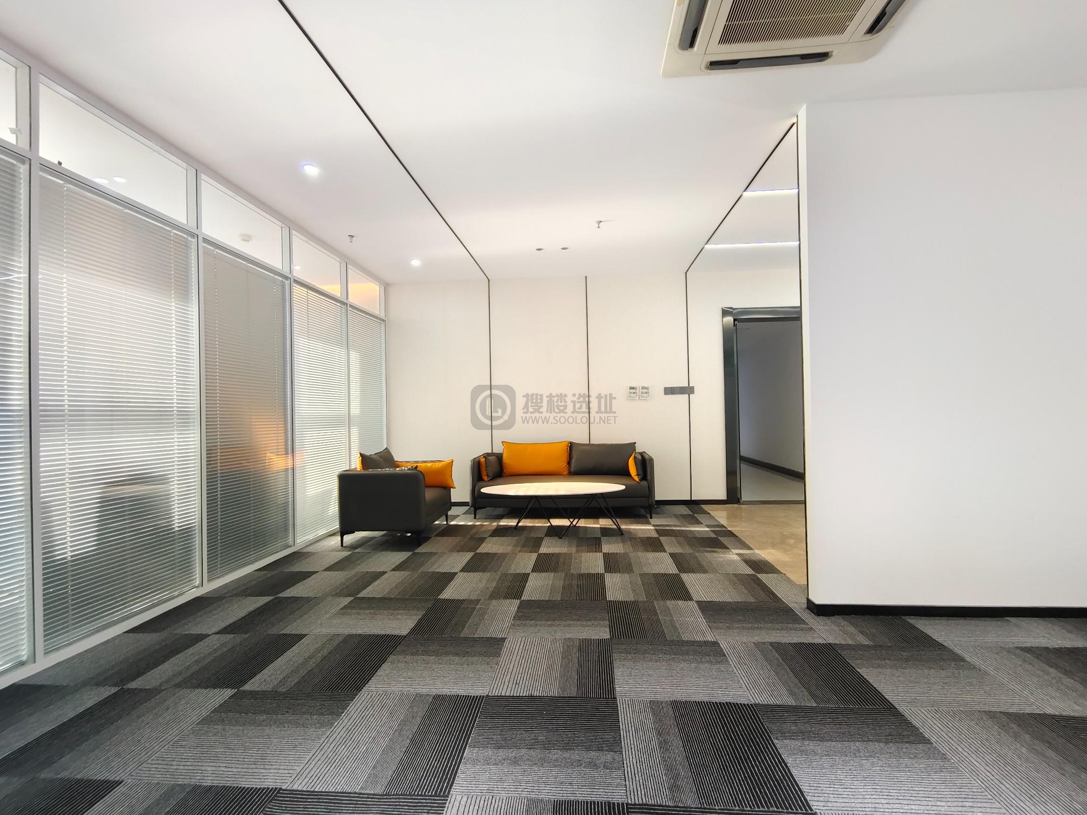 凤凰和睿大厦面积246平