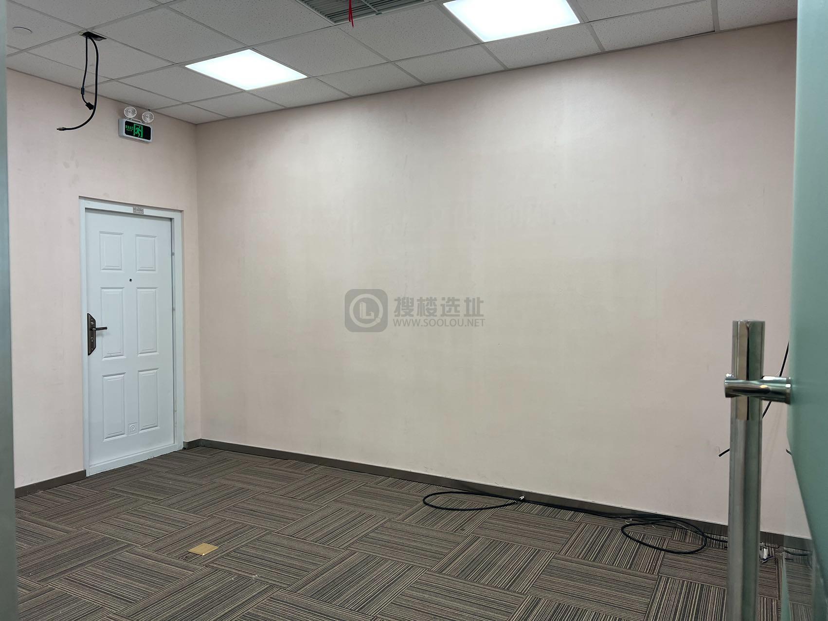 新地中心面积156平