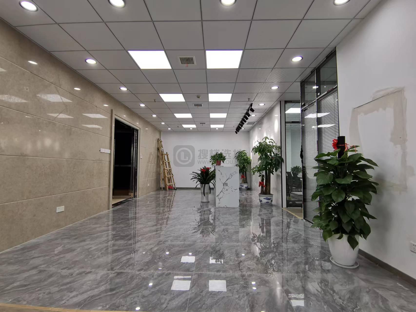  德基大厦面积560平