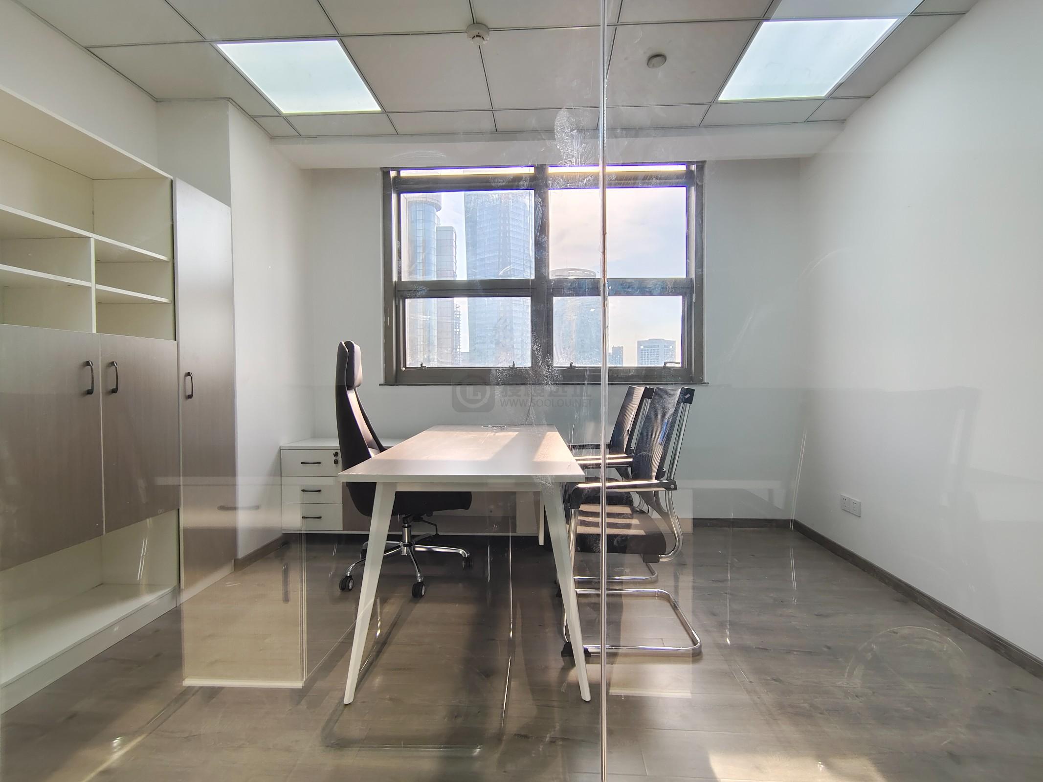 华泰证券大厦面积81平