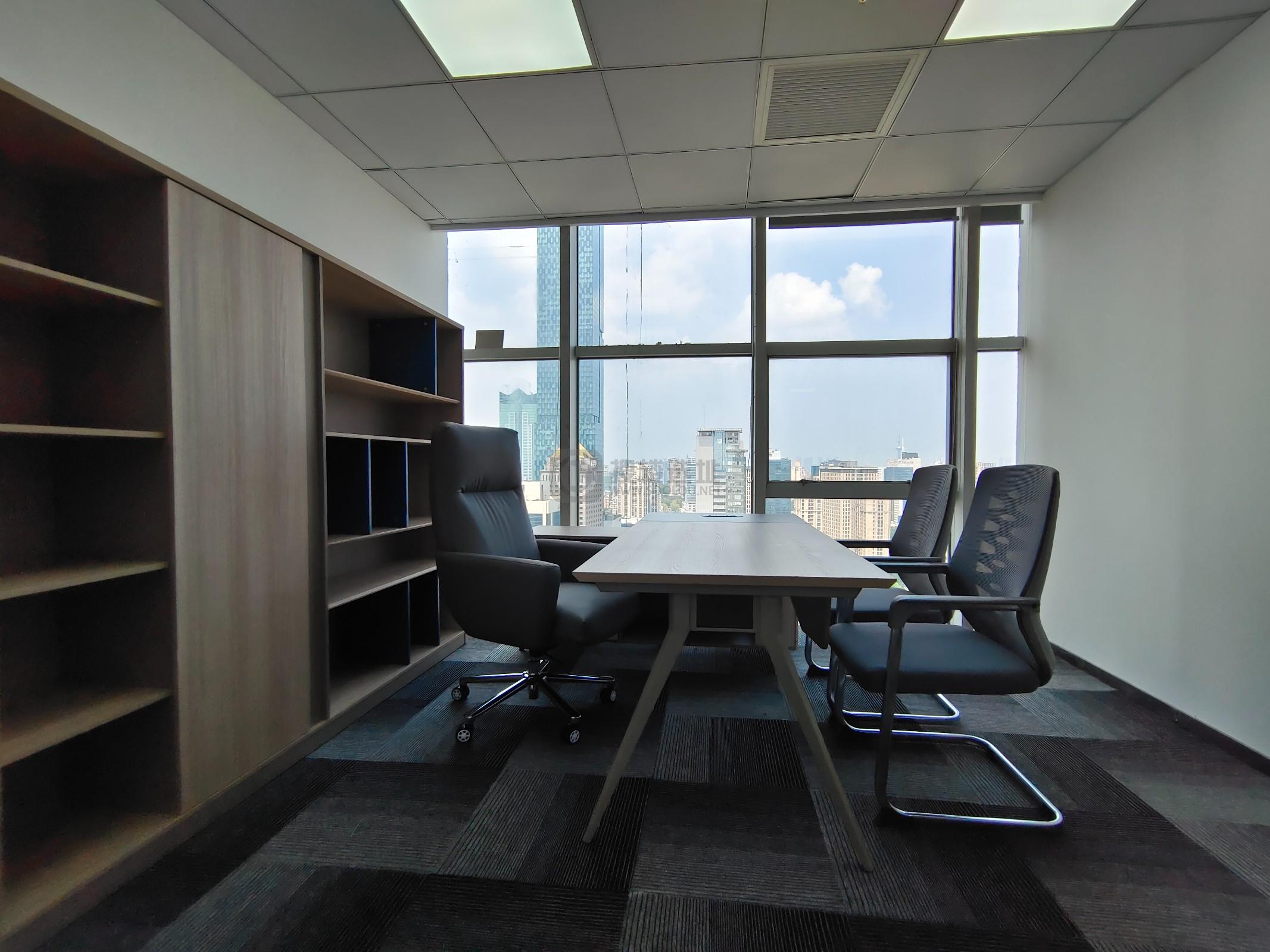  德基大厦面积175平