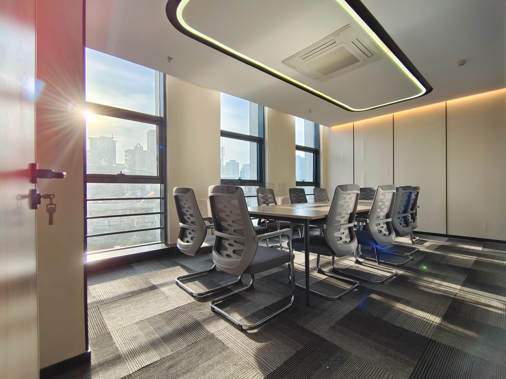 凤凰和睿大厦面积246平