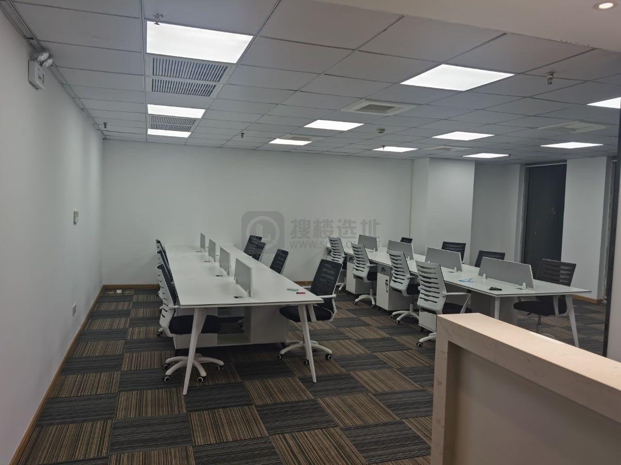  德基大厦面积220平