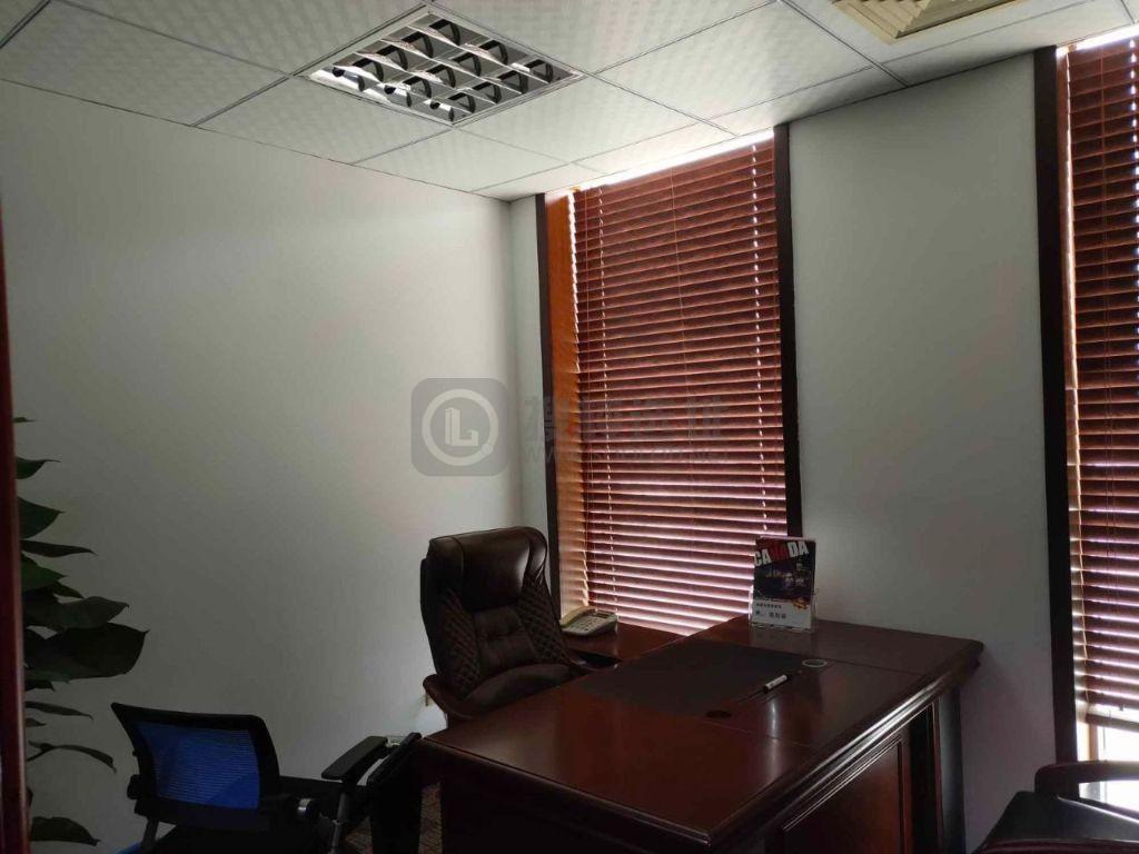  德基大厦面积425平