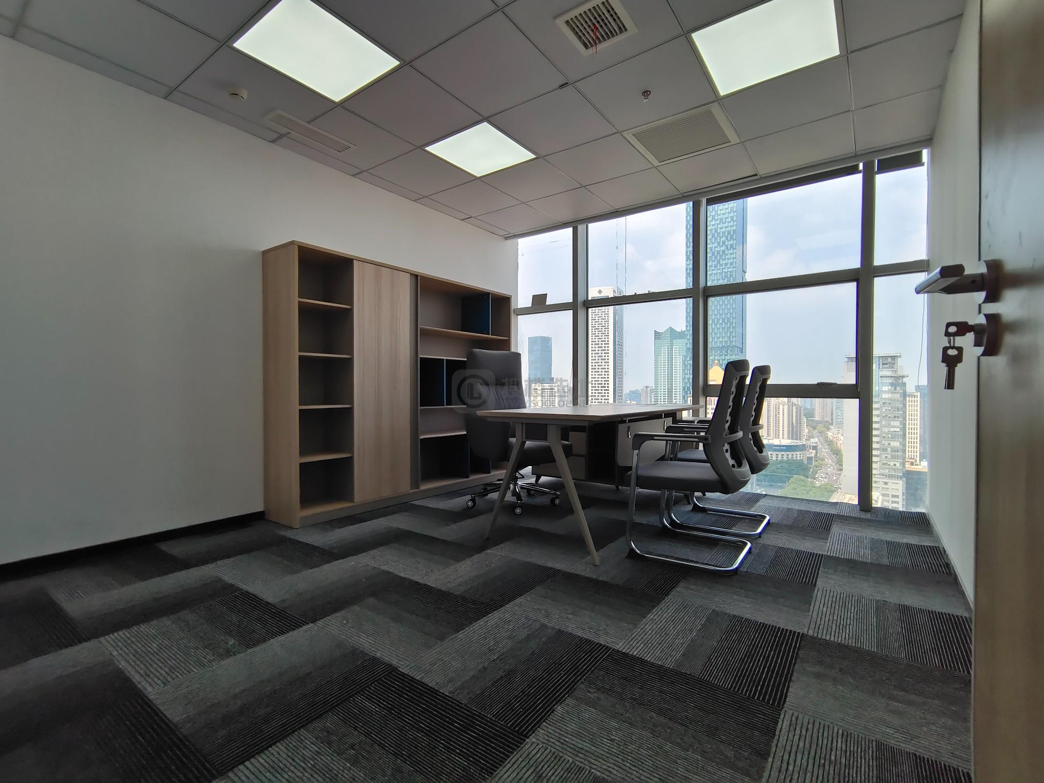  德基大厦面积175平