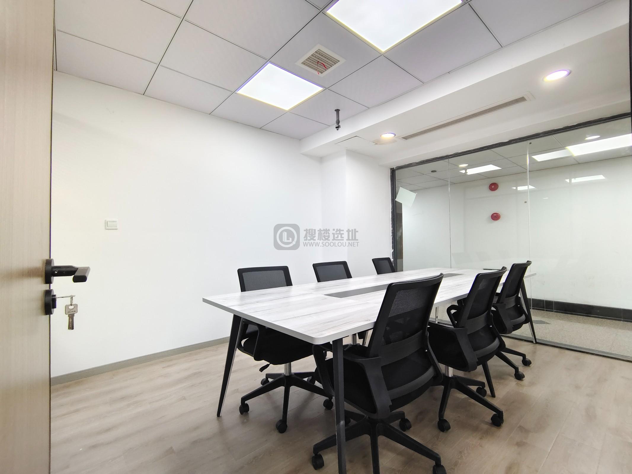 华泰证券大厦面积135平