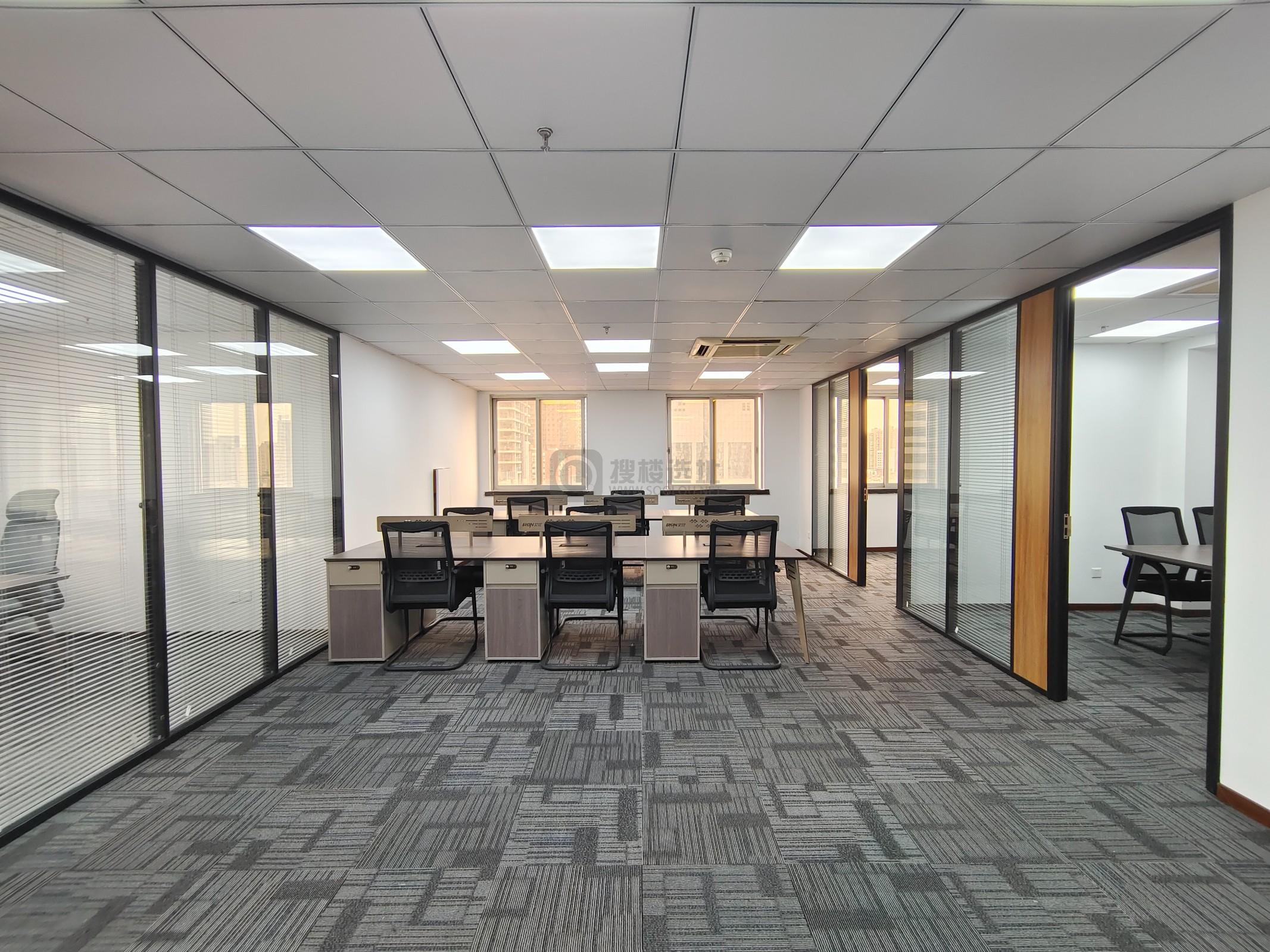 华威大厦面积150平