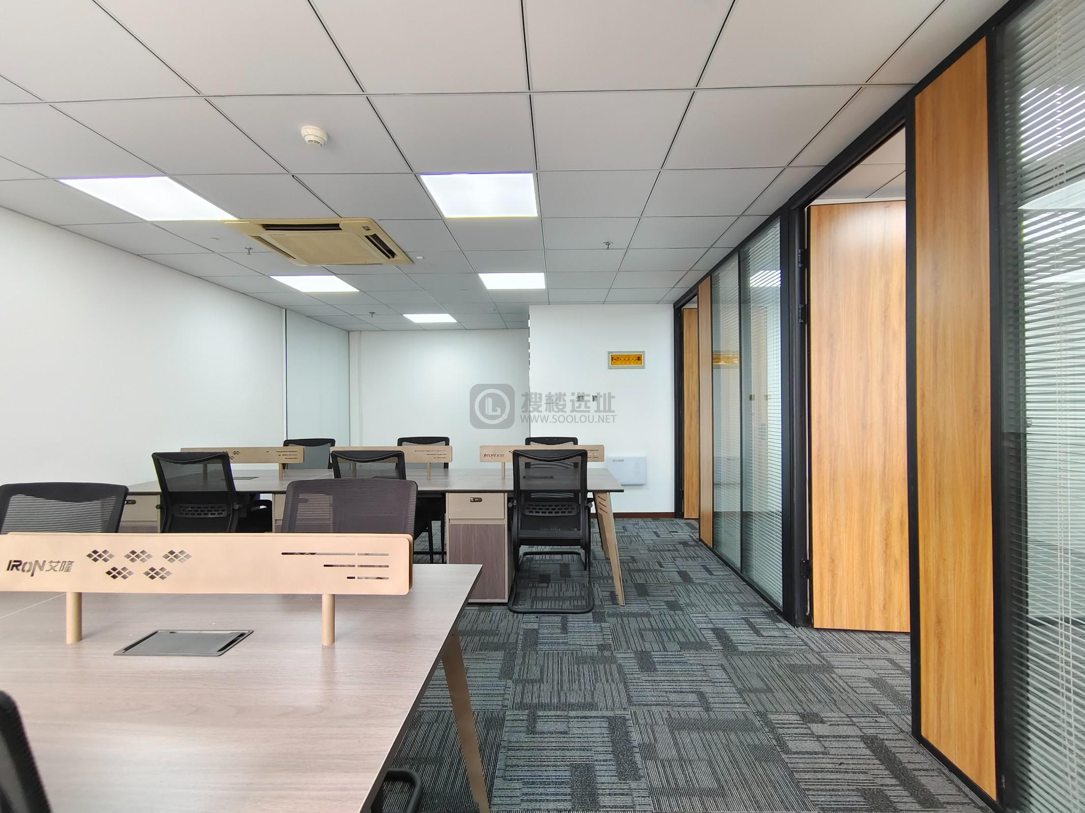 华威大厦面积90平