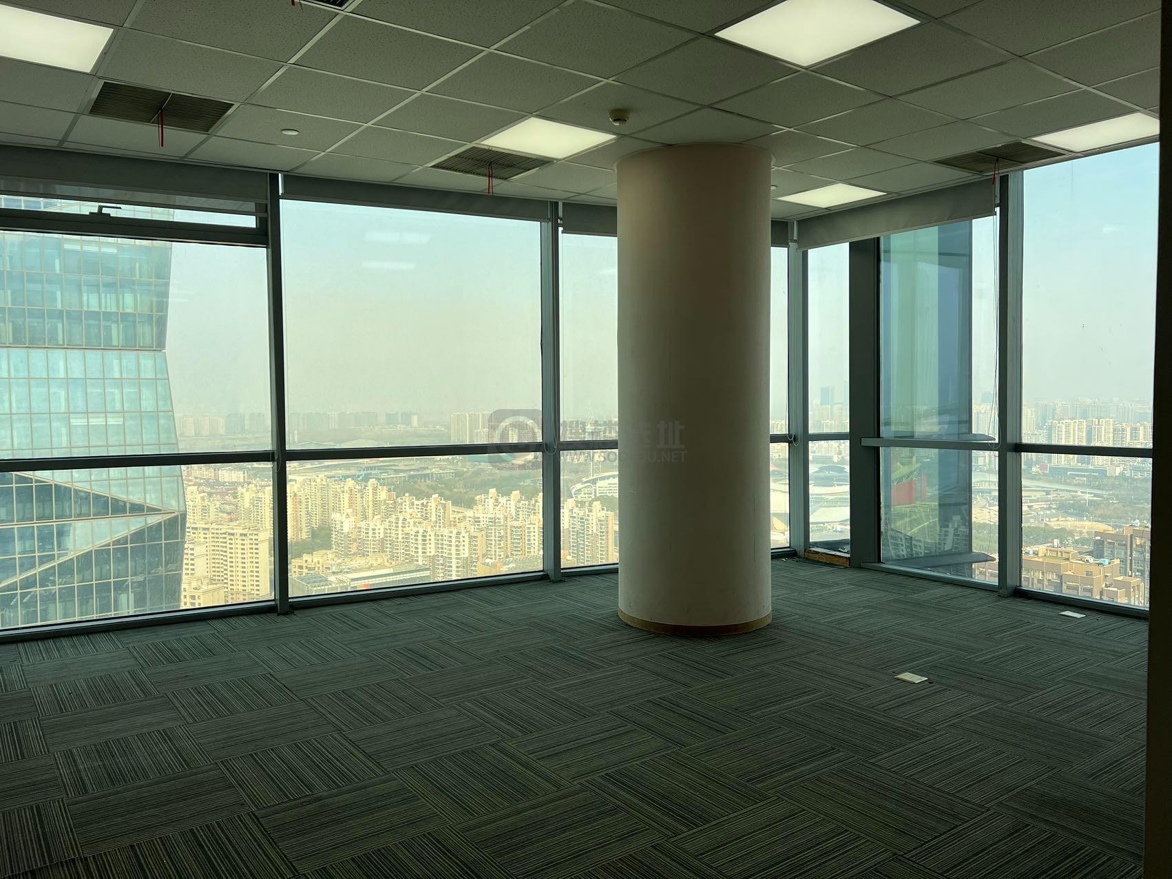 新地中心面积156平