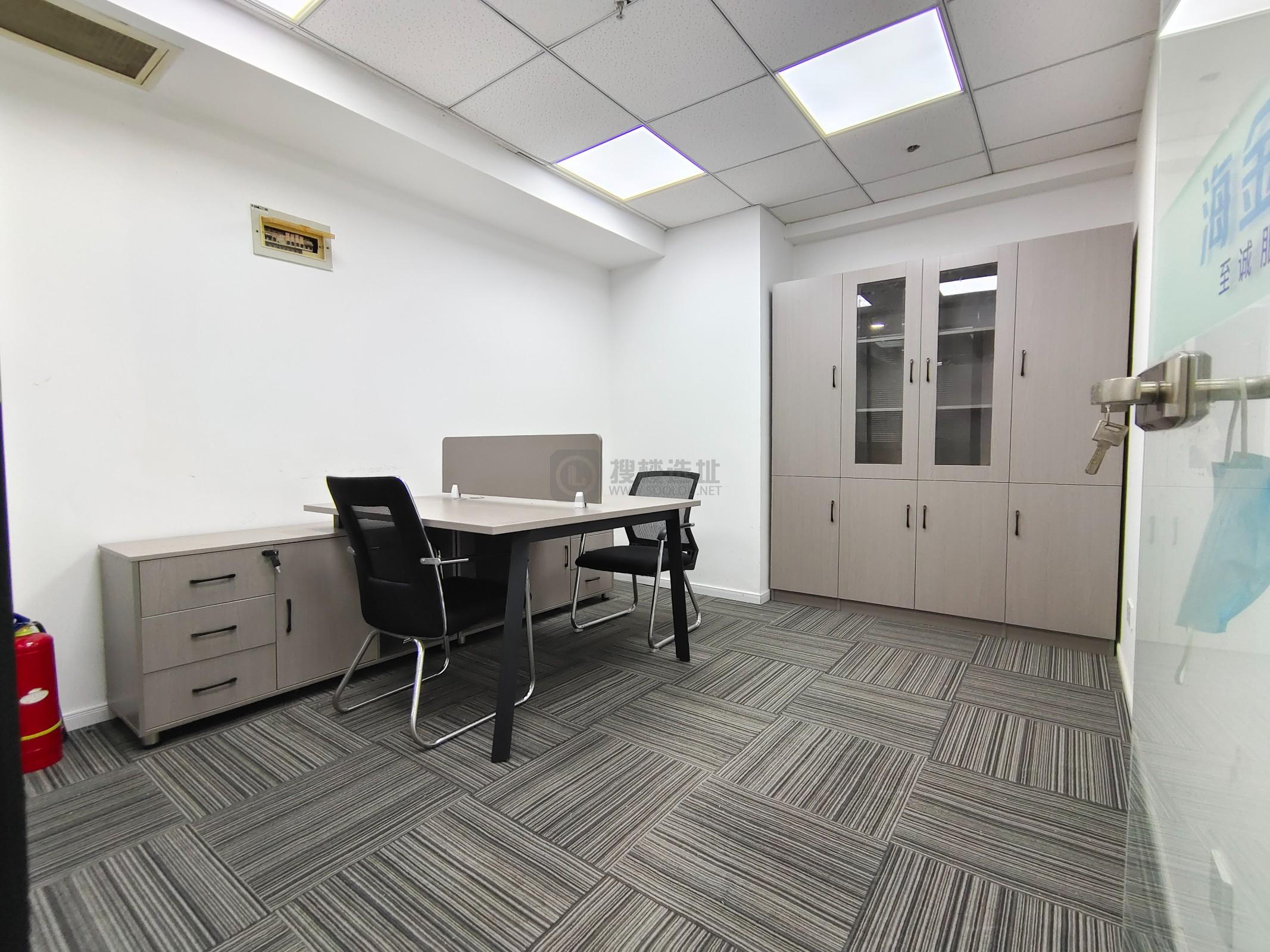 汇杰广场面积186平