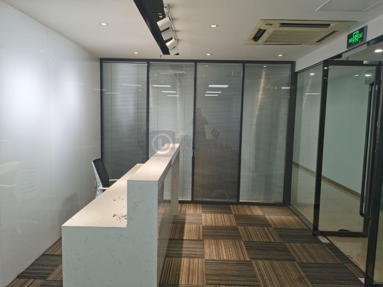  德基大厦面积220平