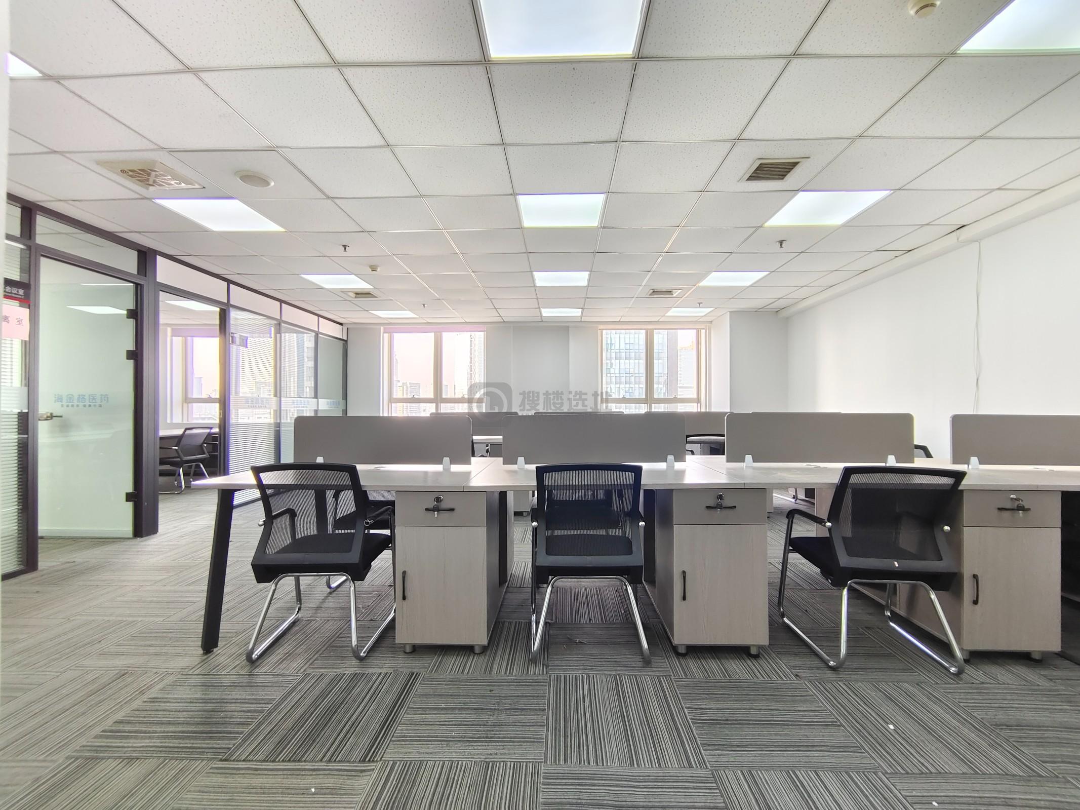 汇杰广场面积186平