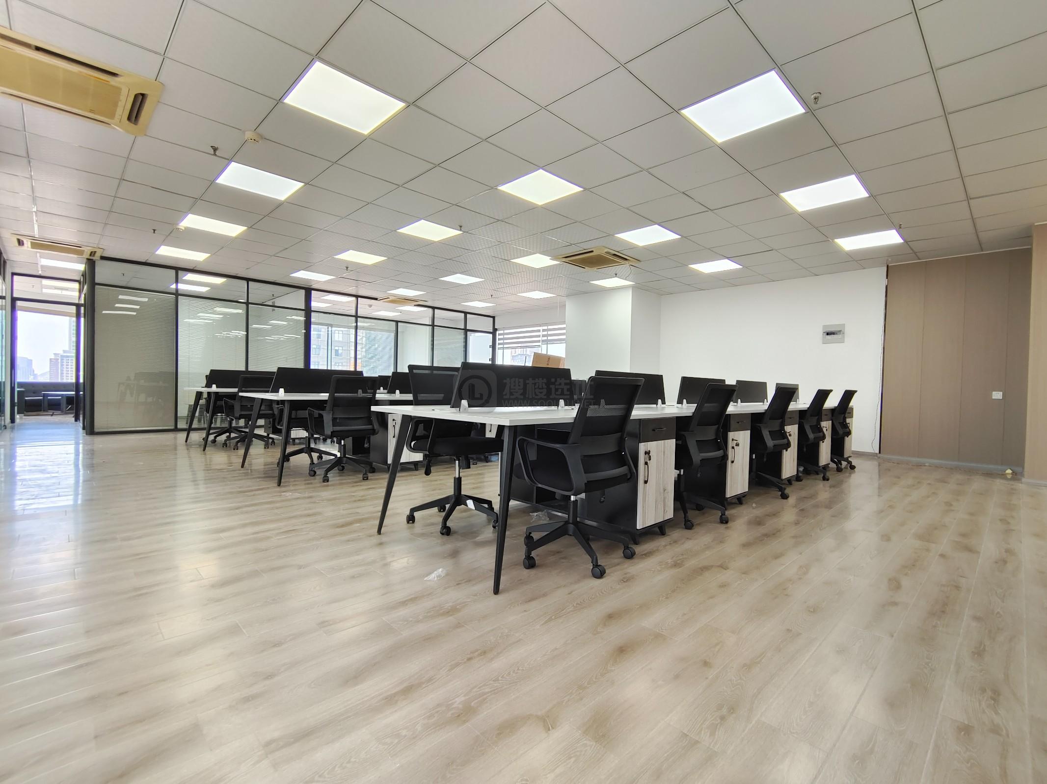 商茂世纪广场面积318平