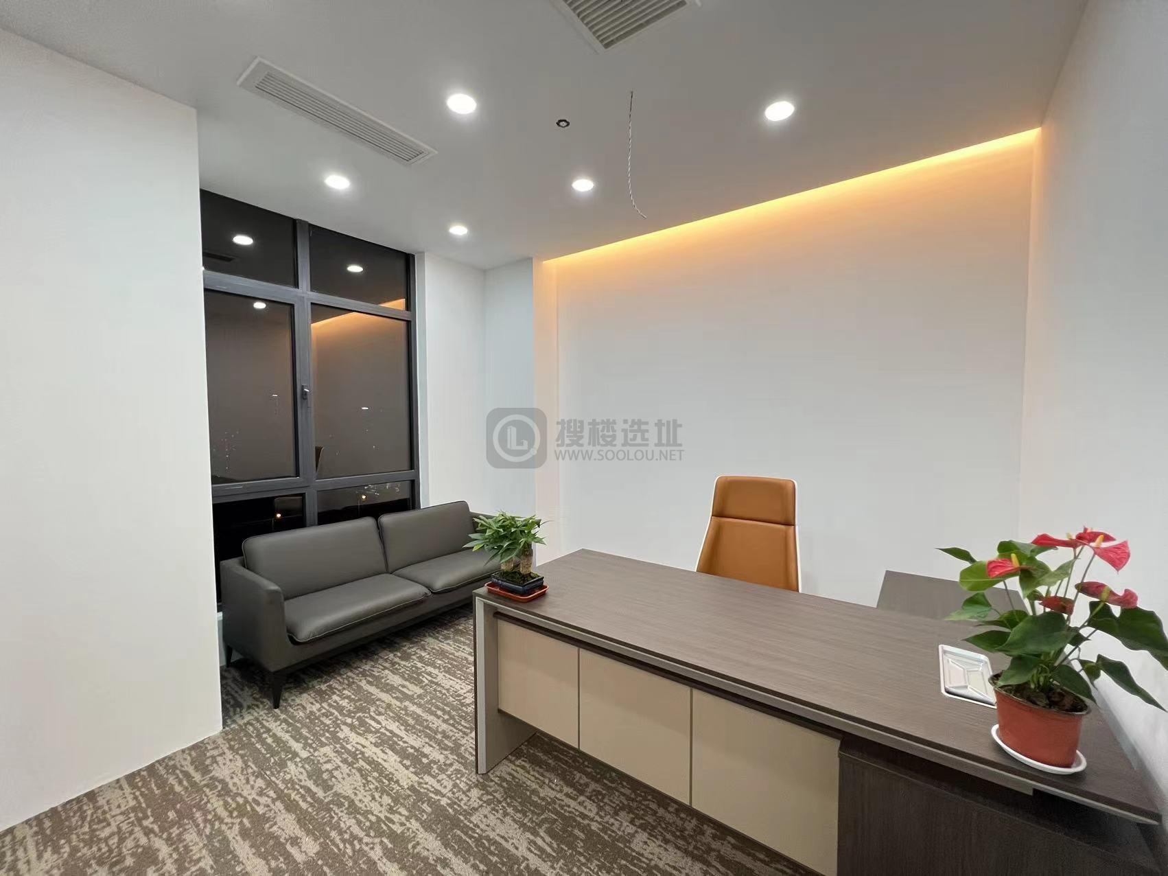 中海龙湾财富中心面积158平