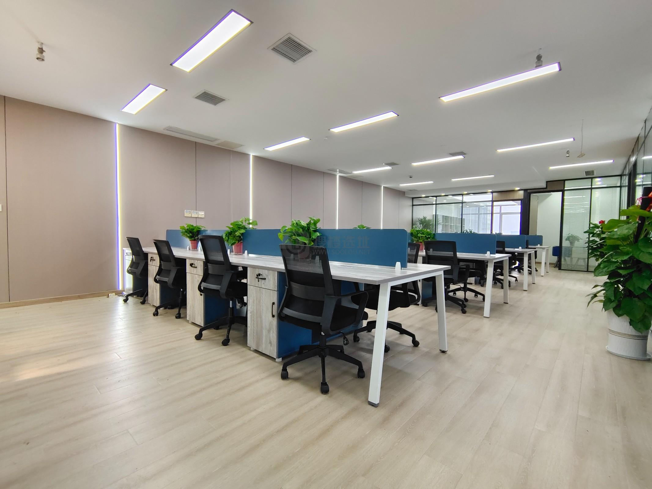 新世纪广场面积308平