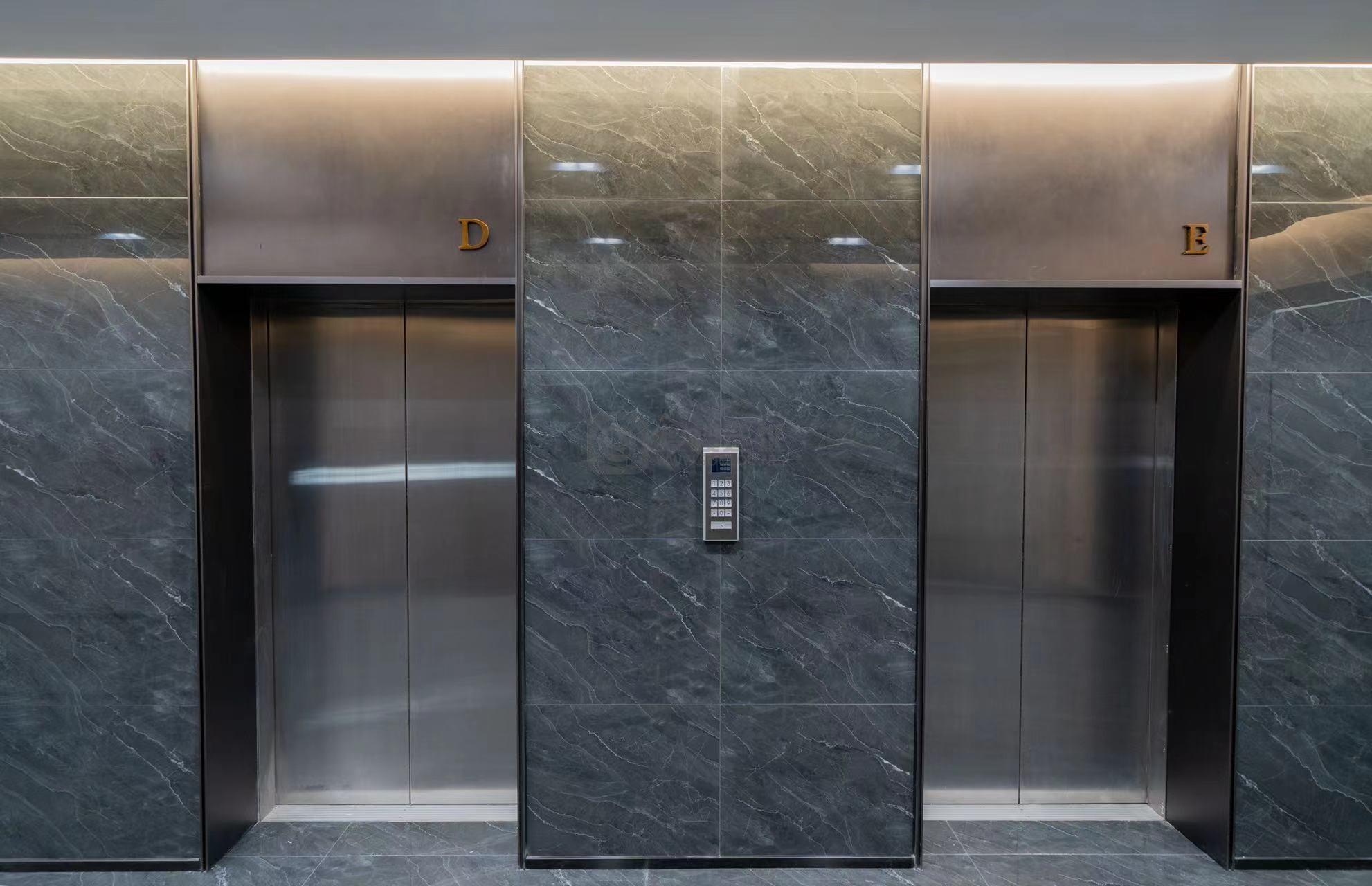 新世纪广场面积375平