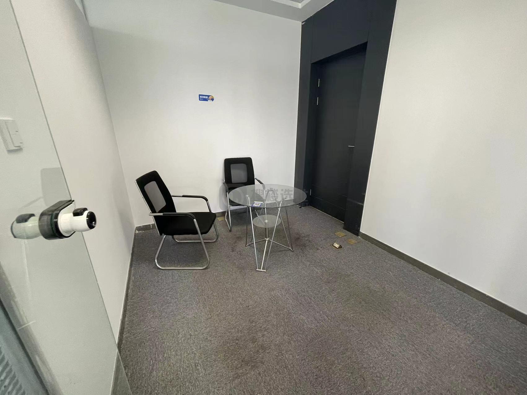 云峰大厦面积373平