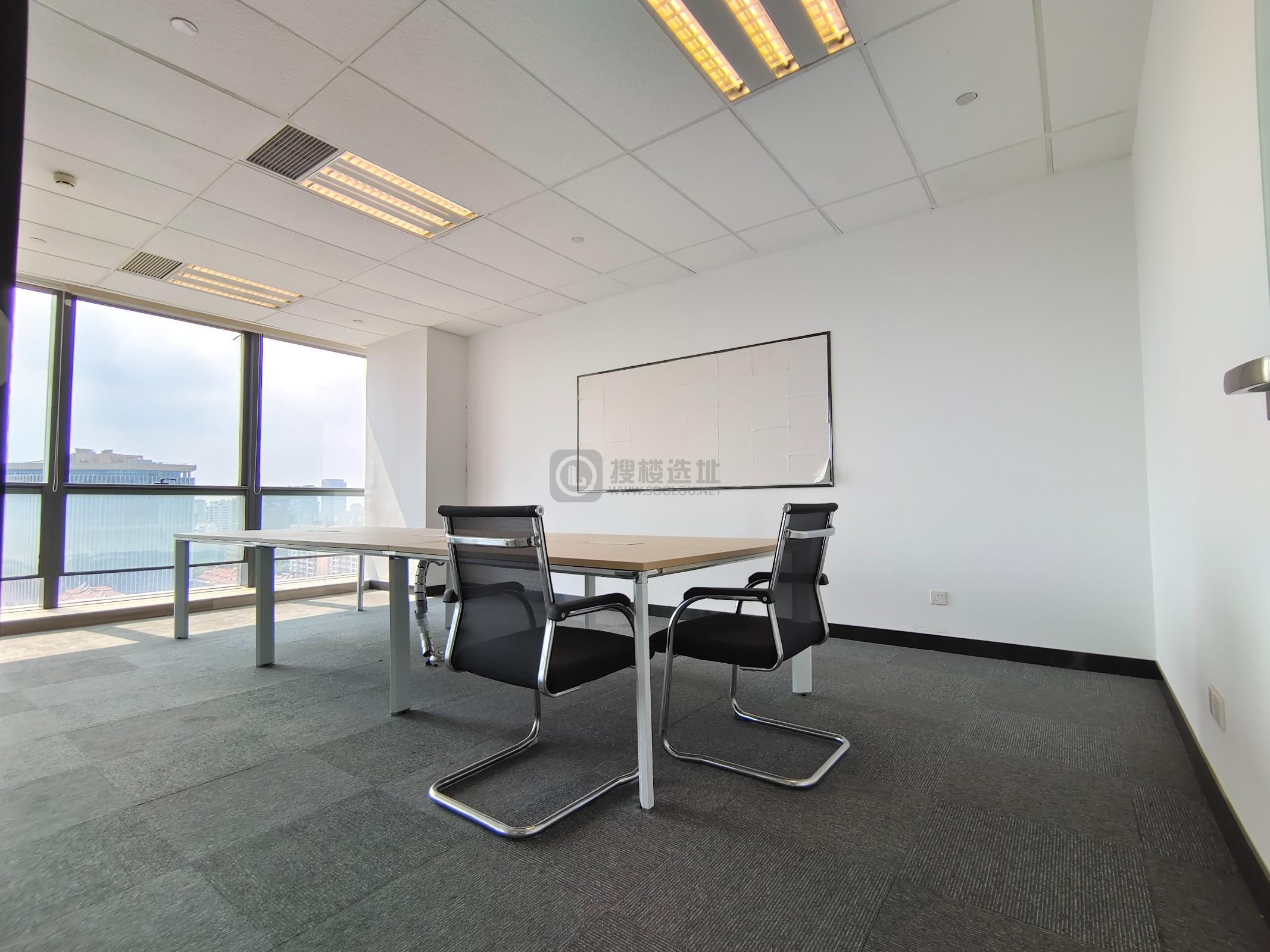 中海广场面积320平