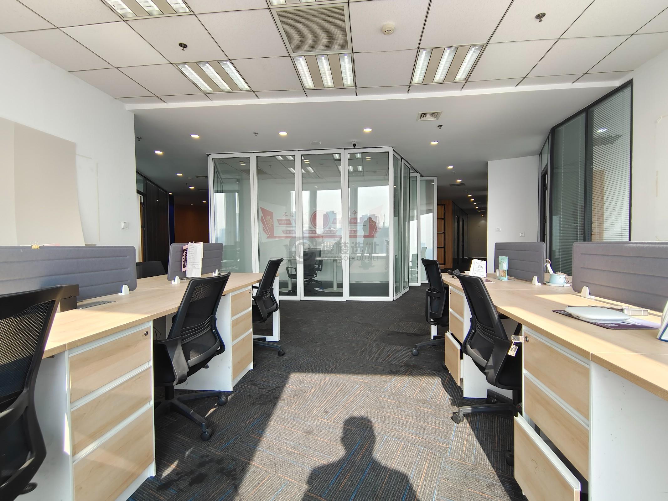 紫峰大厦面积500平