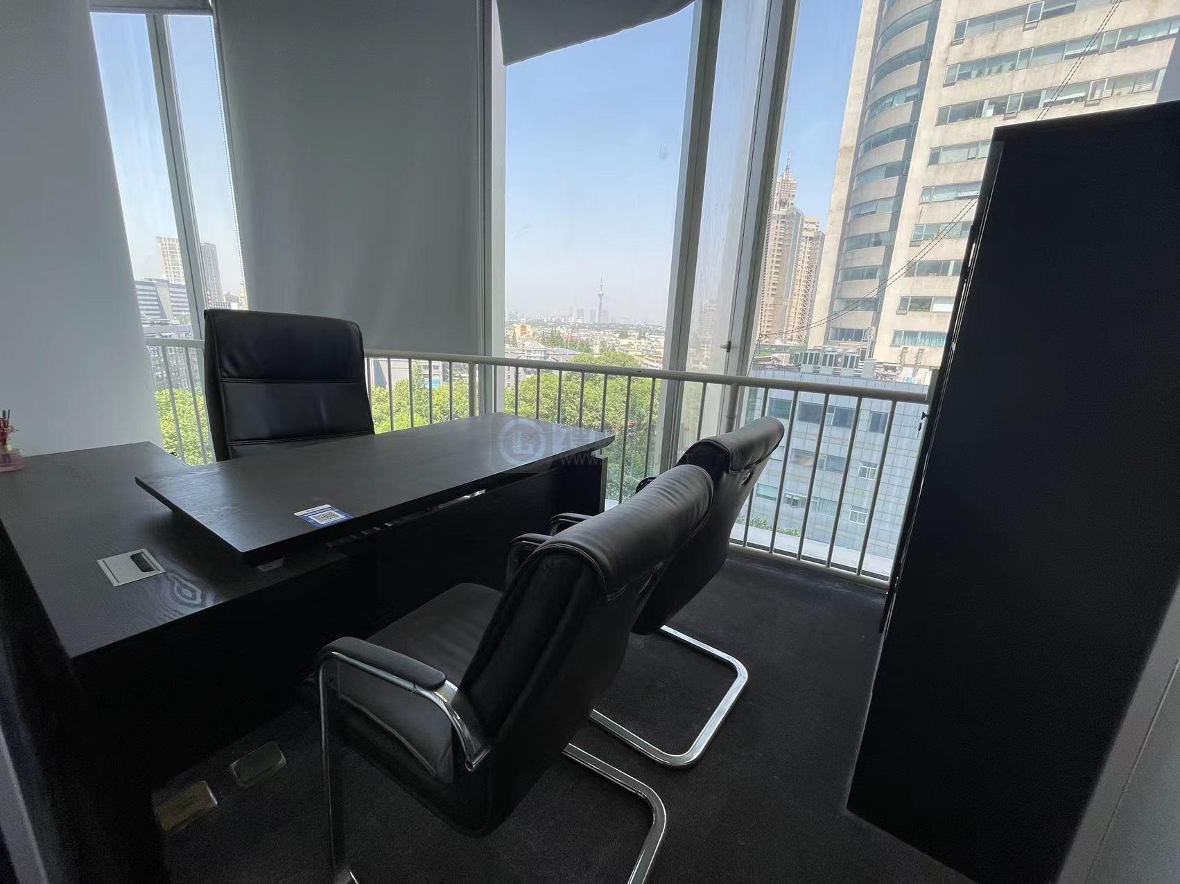 云峰大厦面积373平