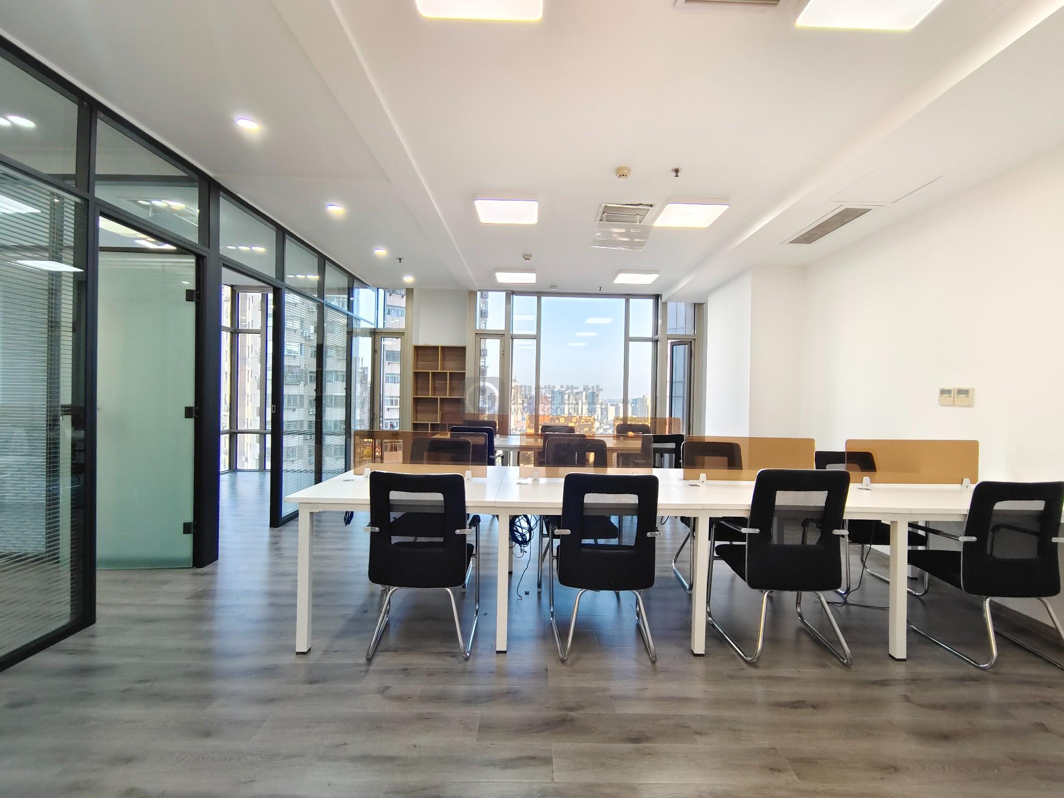 新世纪广场面积123平