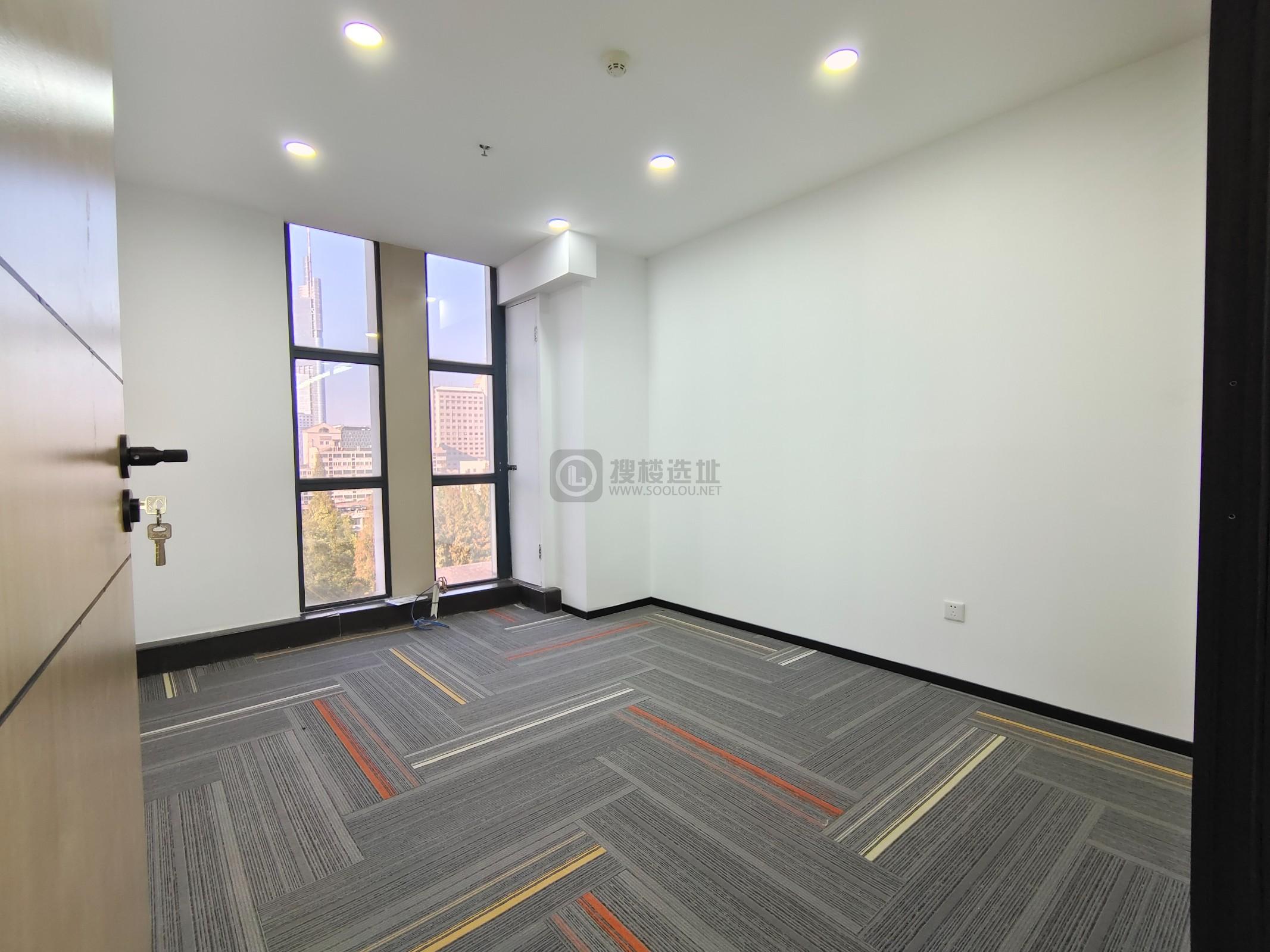 君临国际面积178平