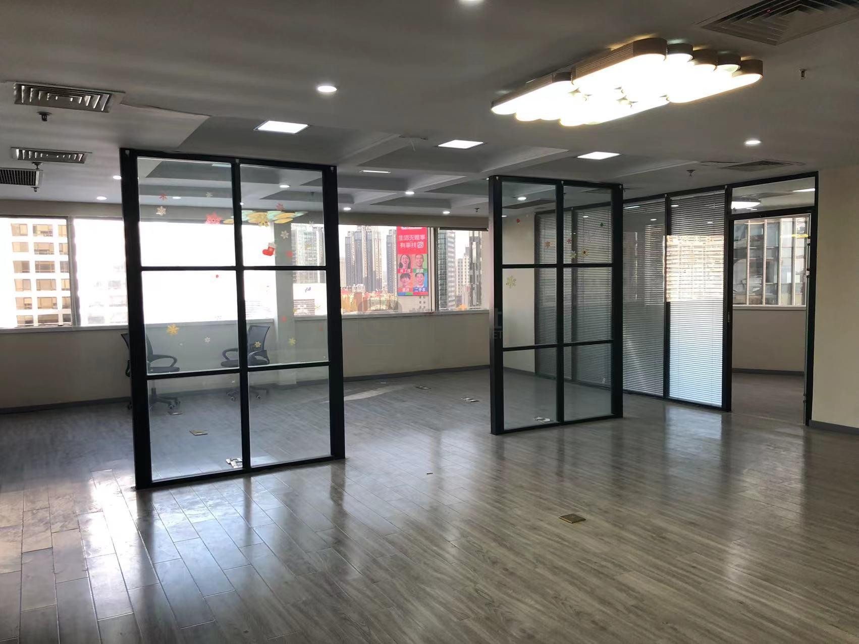 金鹰国际商城面积173平