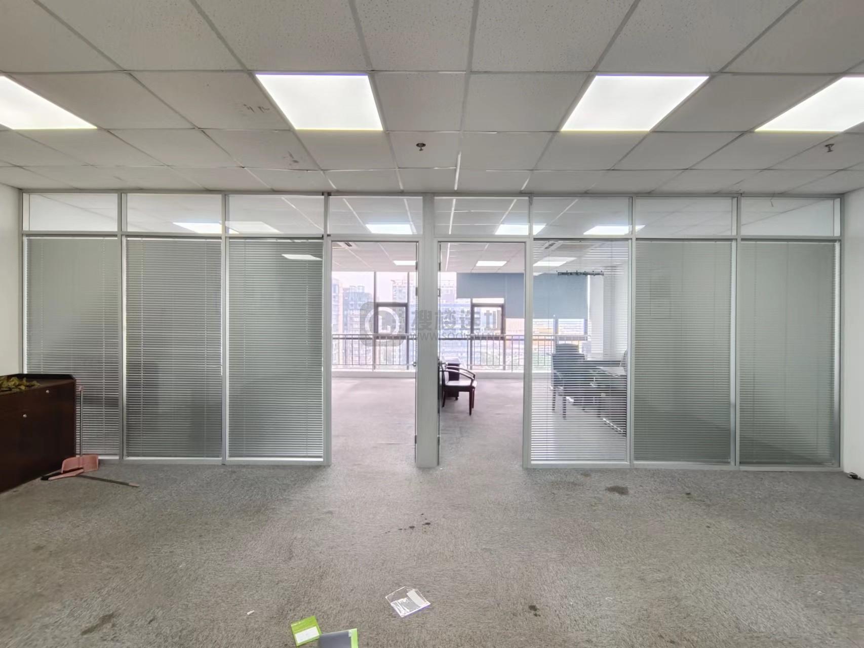 凤凰国际大厦面积175平