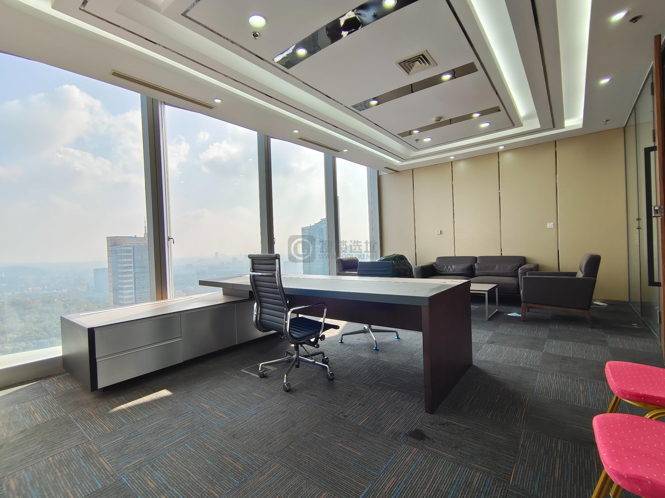 紫峰大厦面积500平