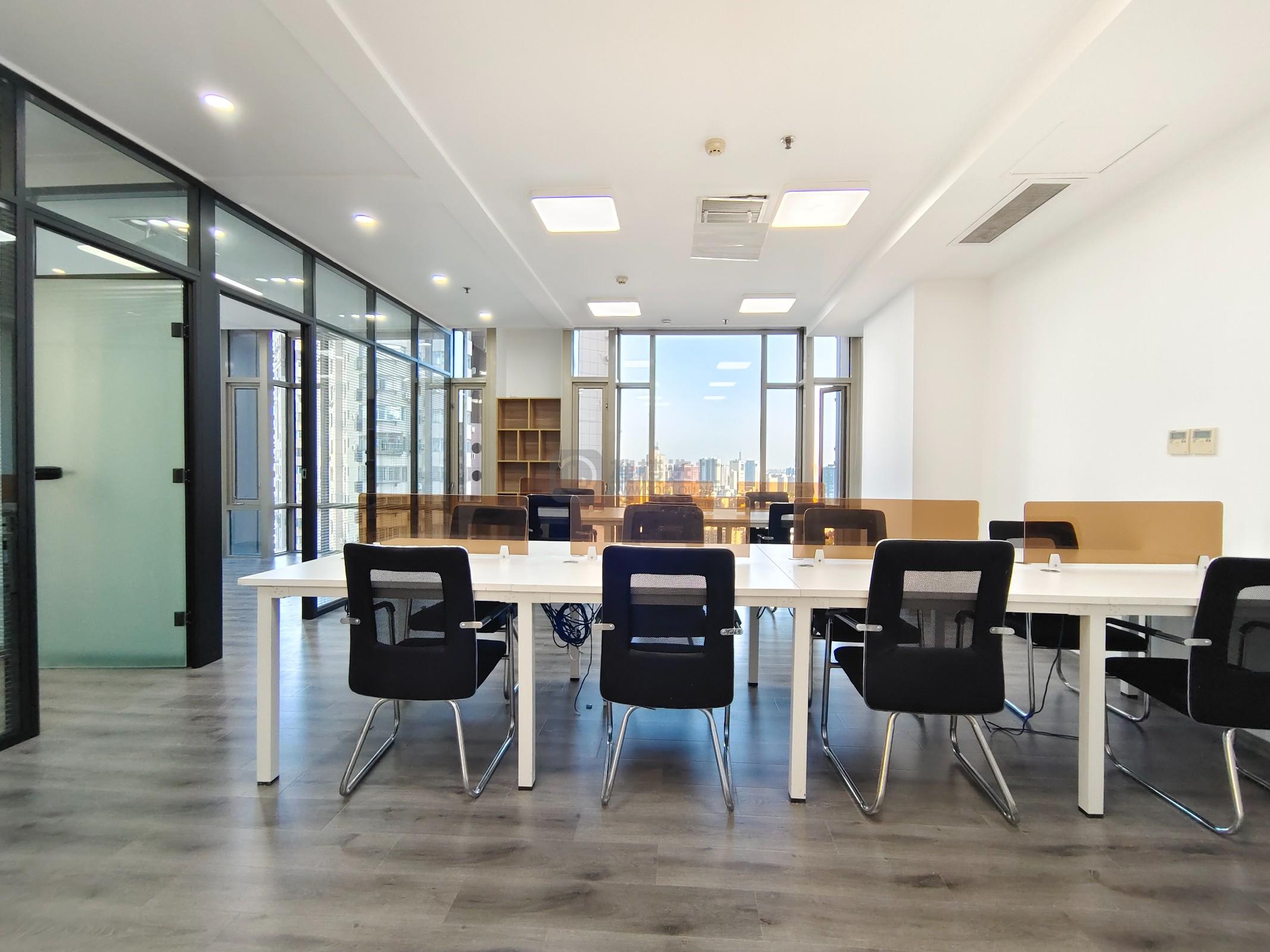 新世纪广场面积123平