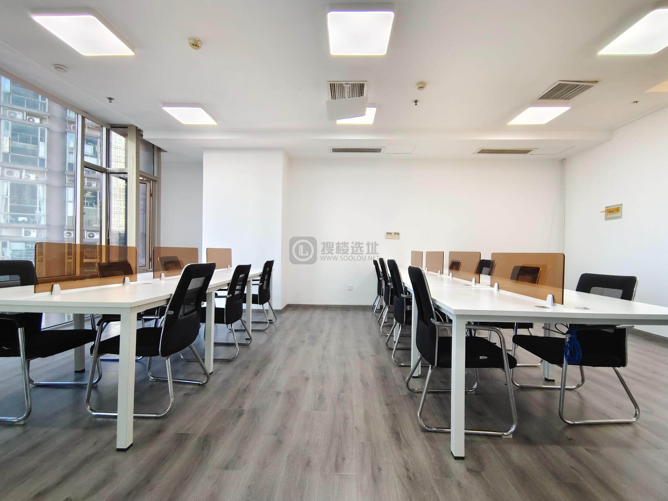 新世纪广场面积123平