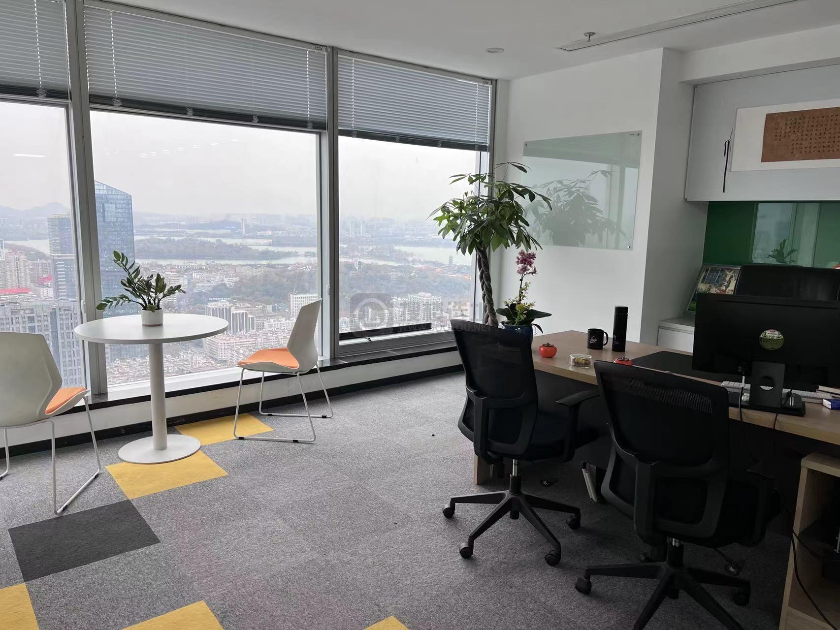 珠江壹号面积296平