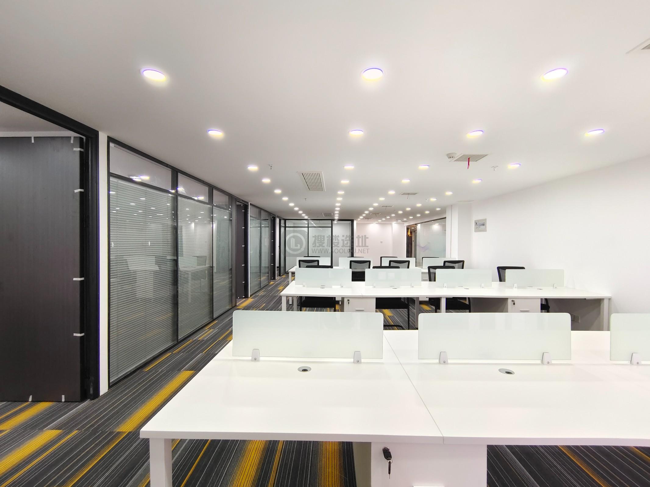 君临国际面积243平