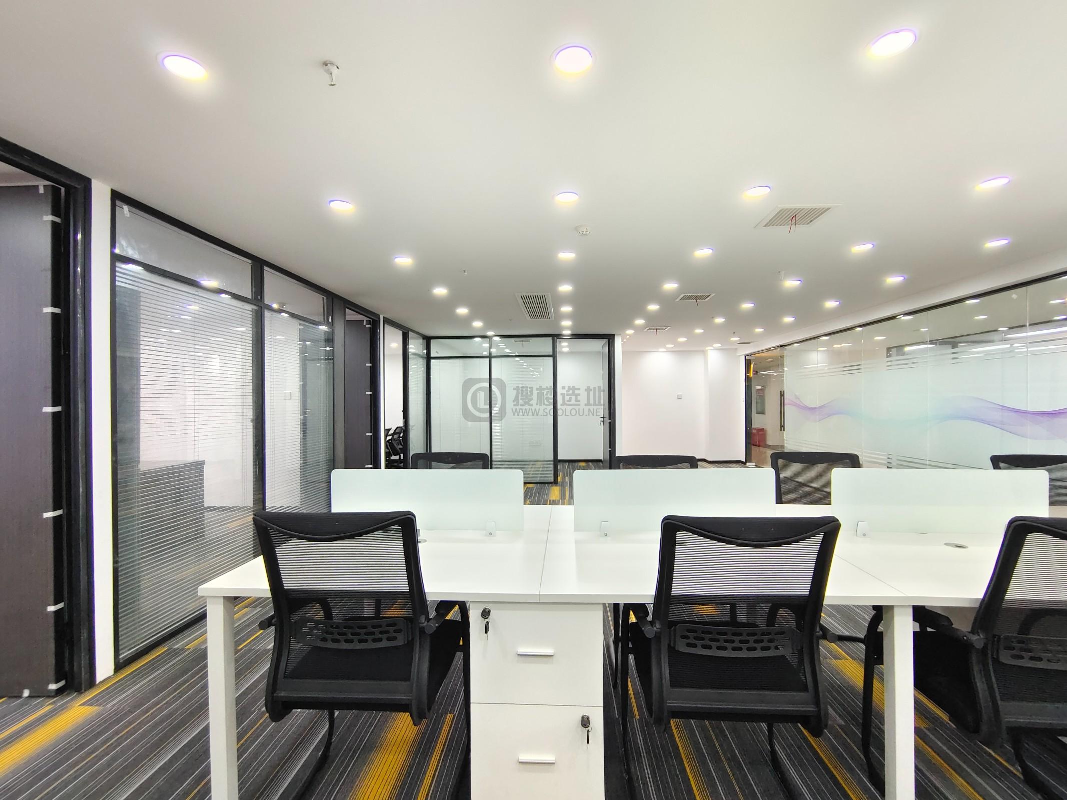 君临国际面积243平