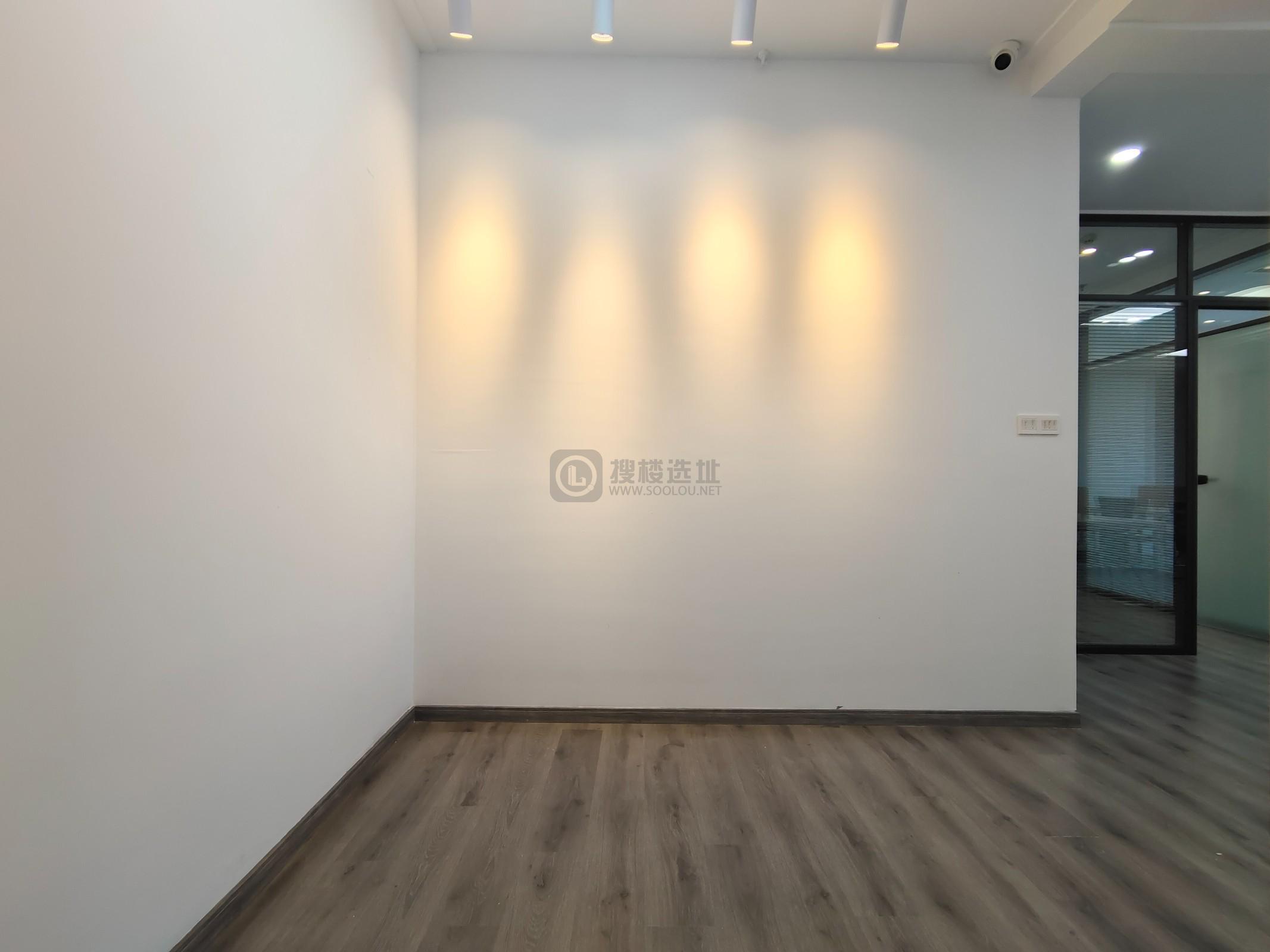 新世纪广场面积123平