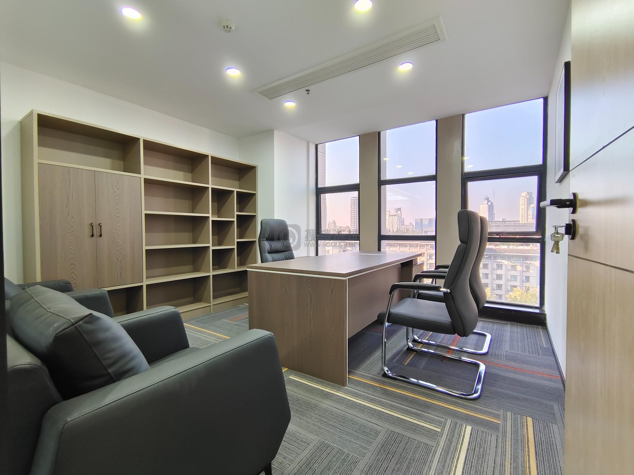 君临国际面积178平