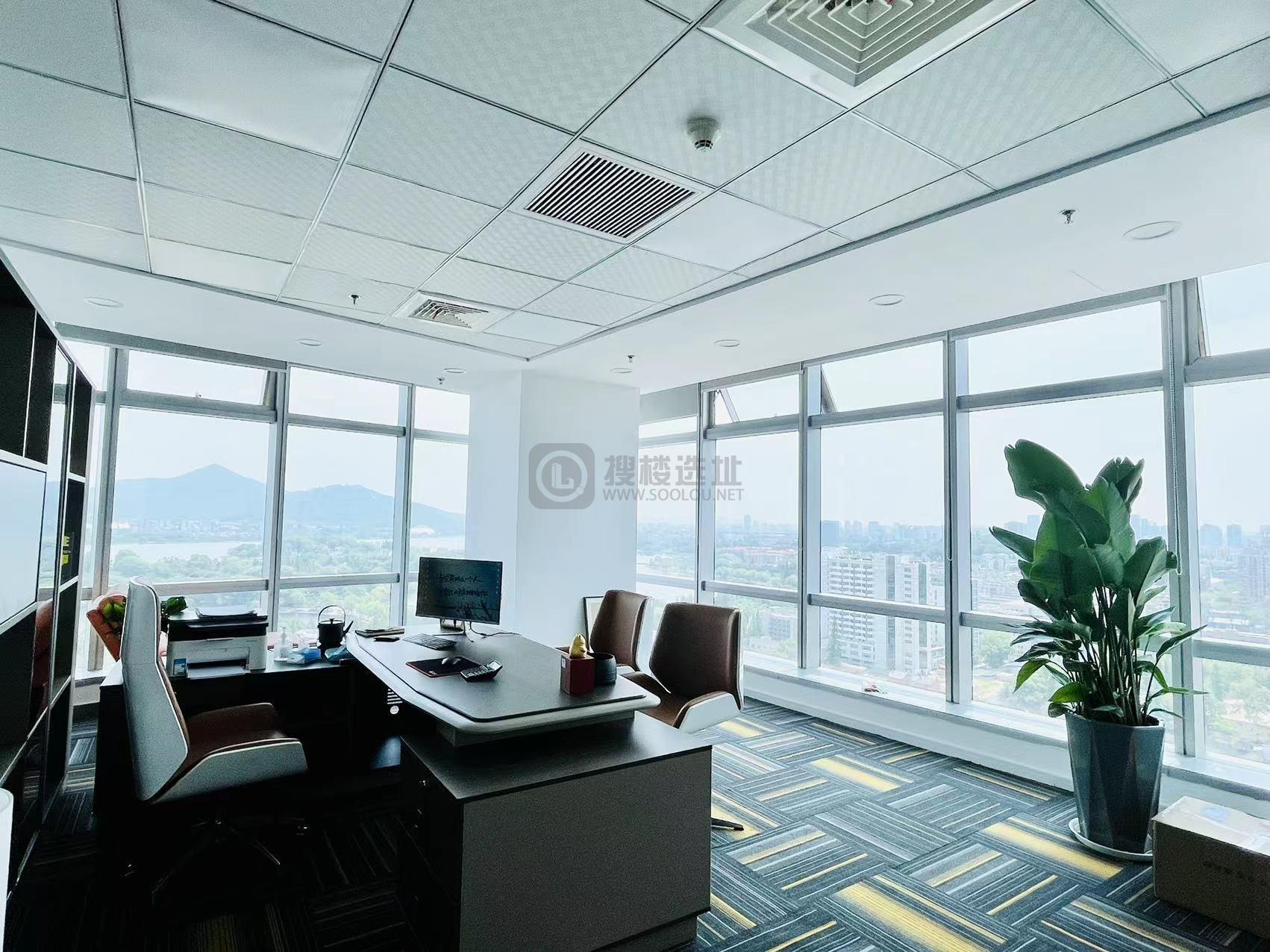 金茂广场面积162