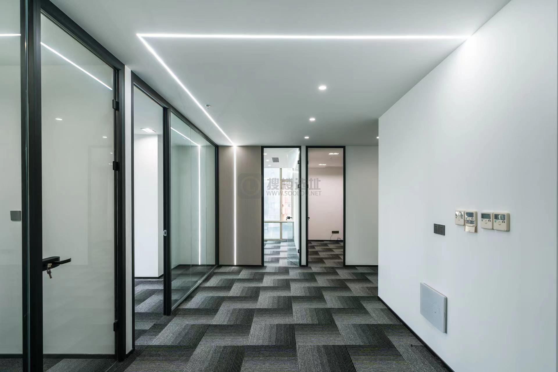 新世纪广场面积375平