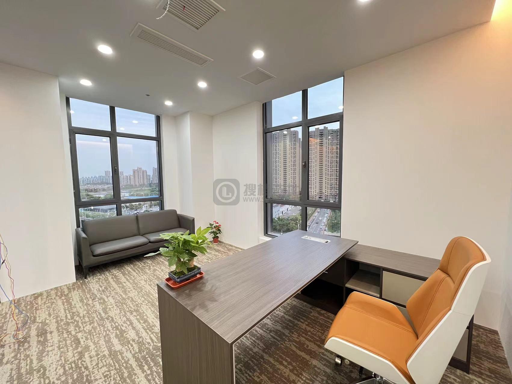 中海龙湾财富中心面积216平