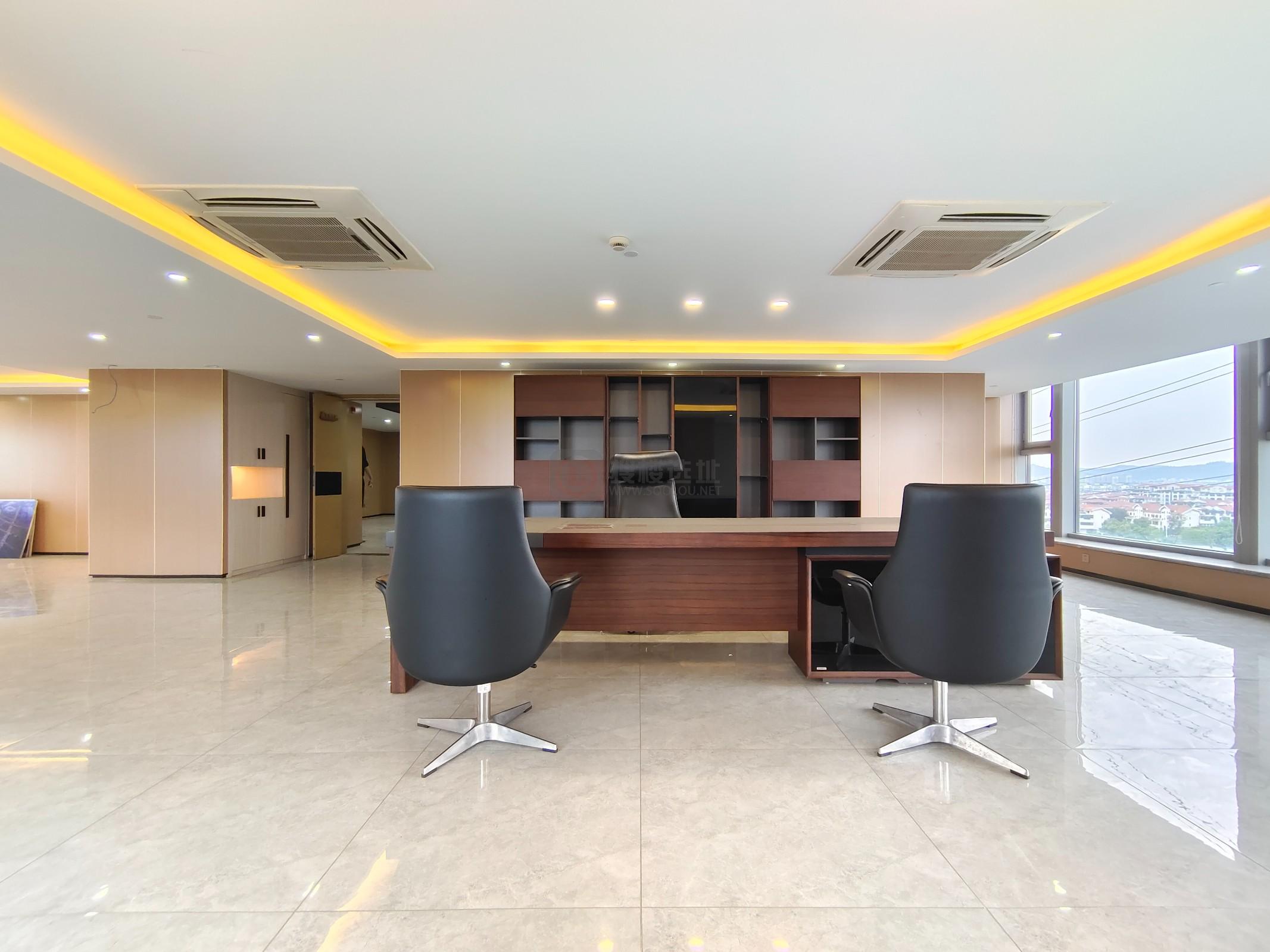 九龙湖企业总部园面积1036平